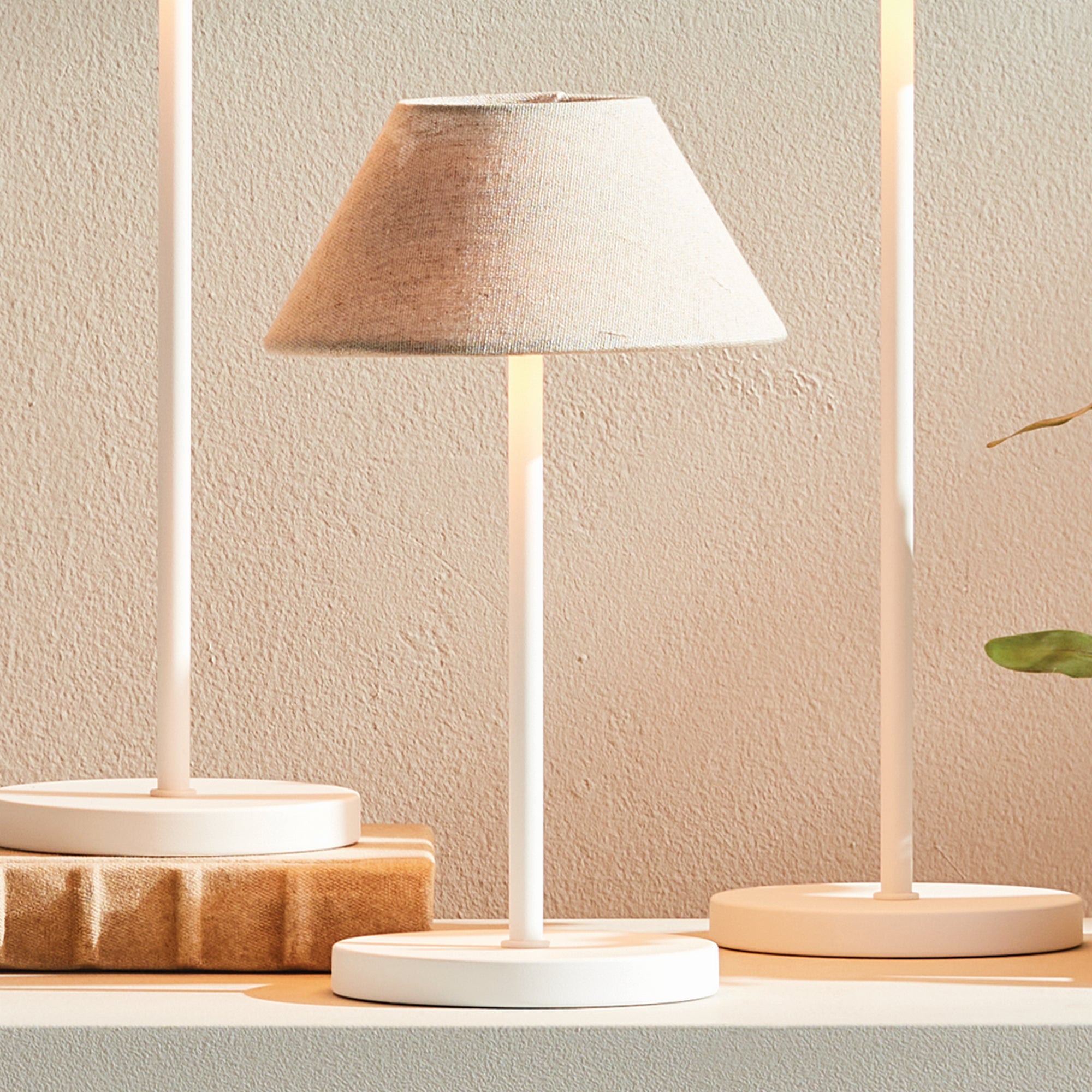 Levi Cordless Lamp Linen Shade 10"