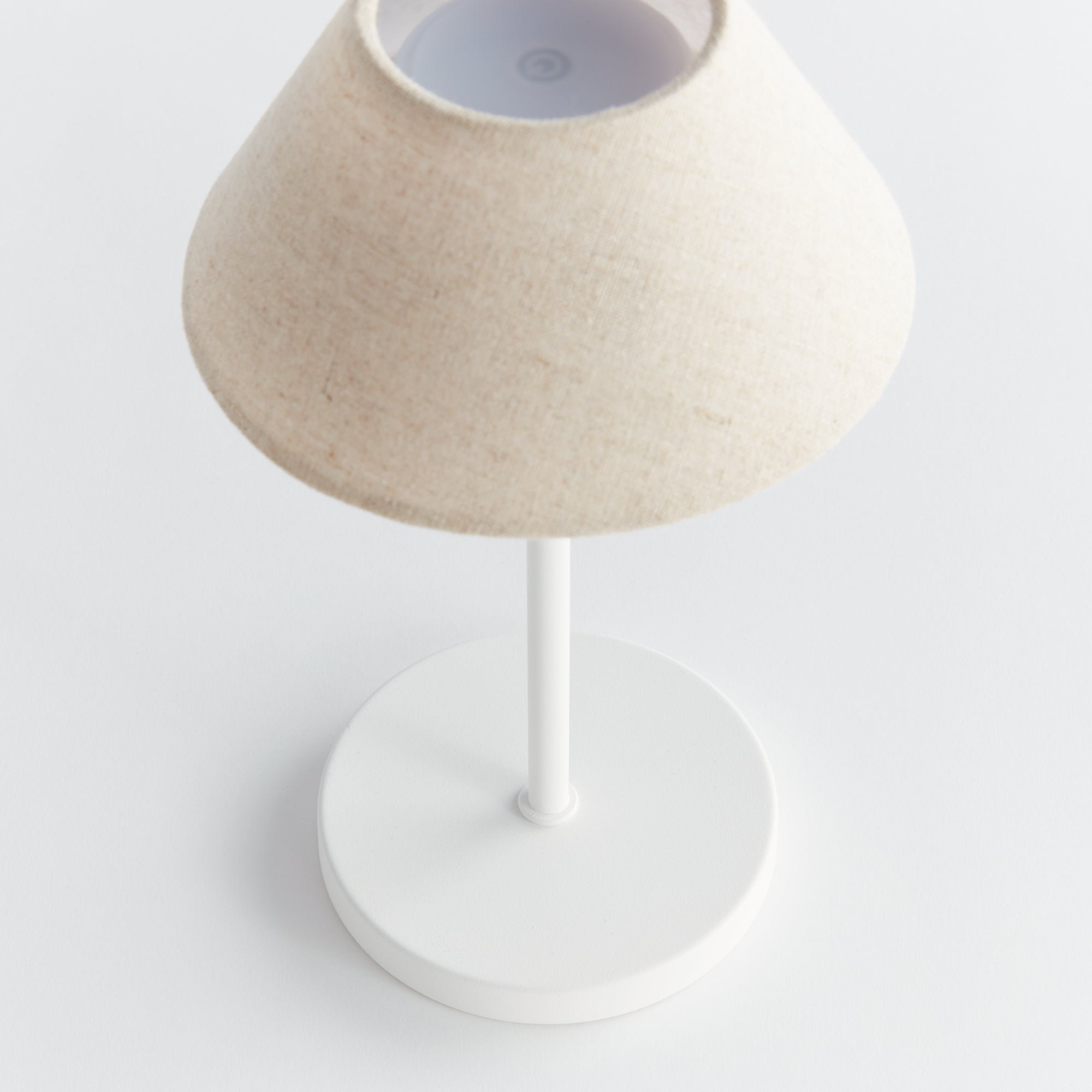 Levi Cordless Lamp Linen Shade 10"