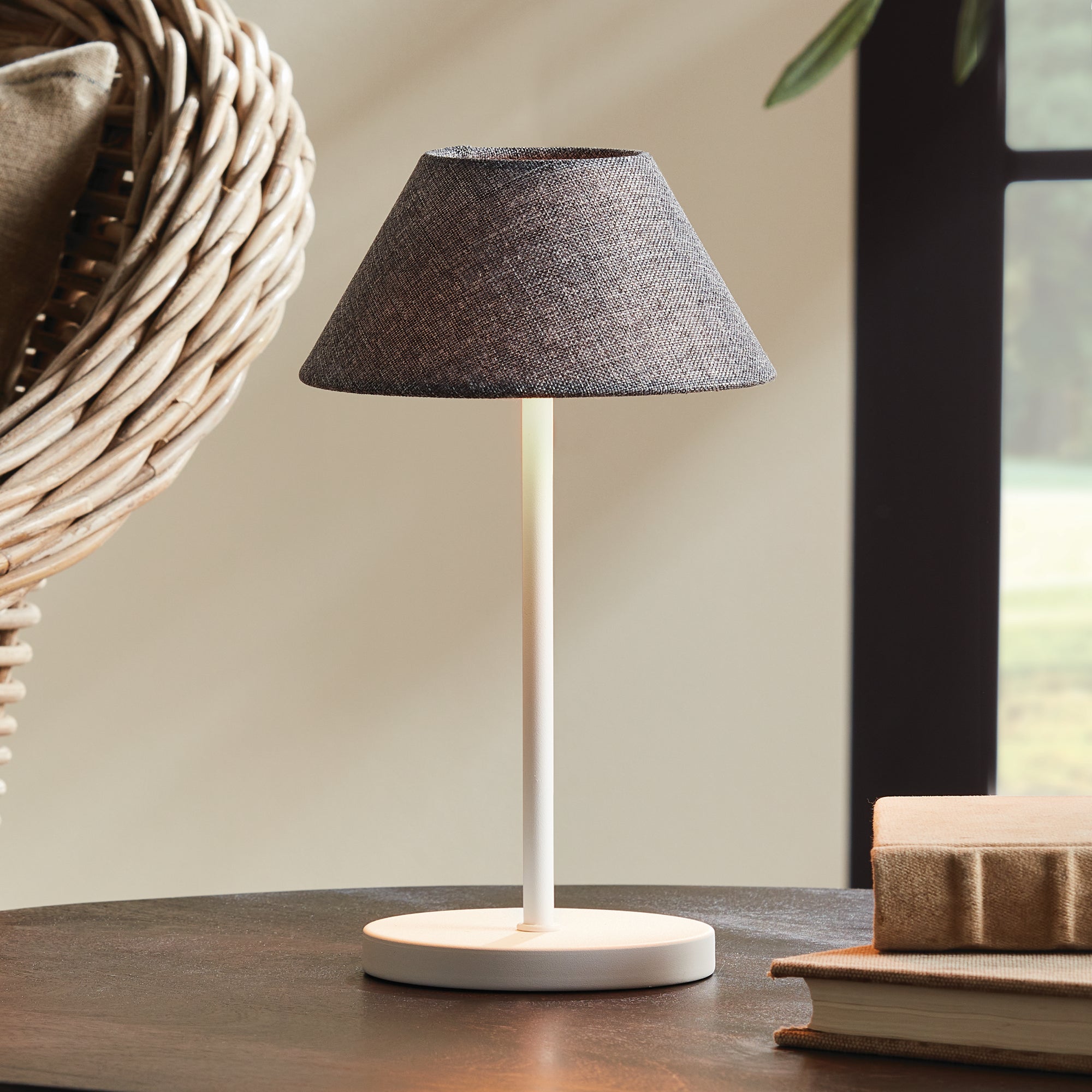Levi Cordless Led Lamp 10"