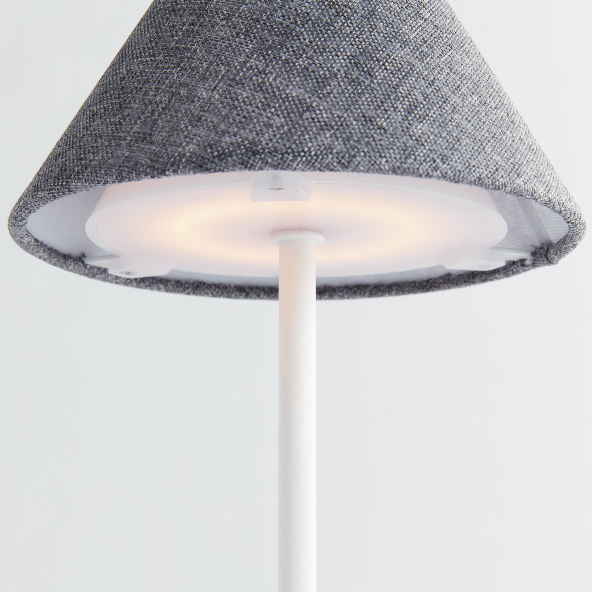 Levi Cordless Led Lamp 10"