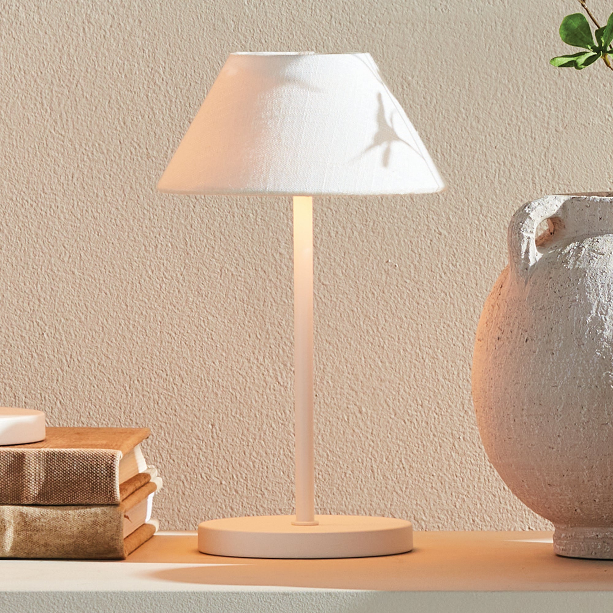 Levi Cordless Led Lamp (White Base)