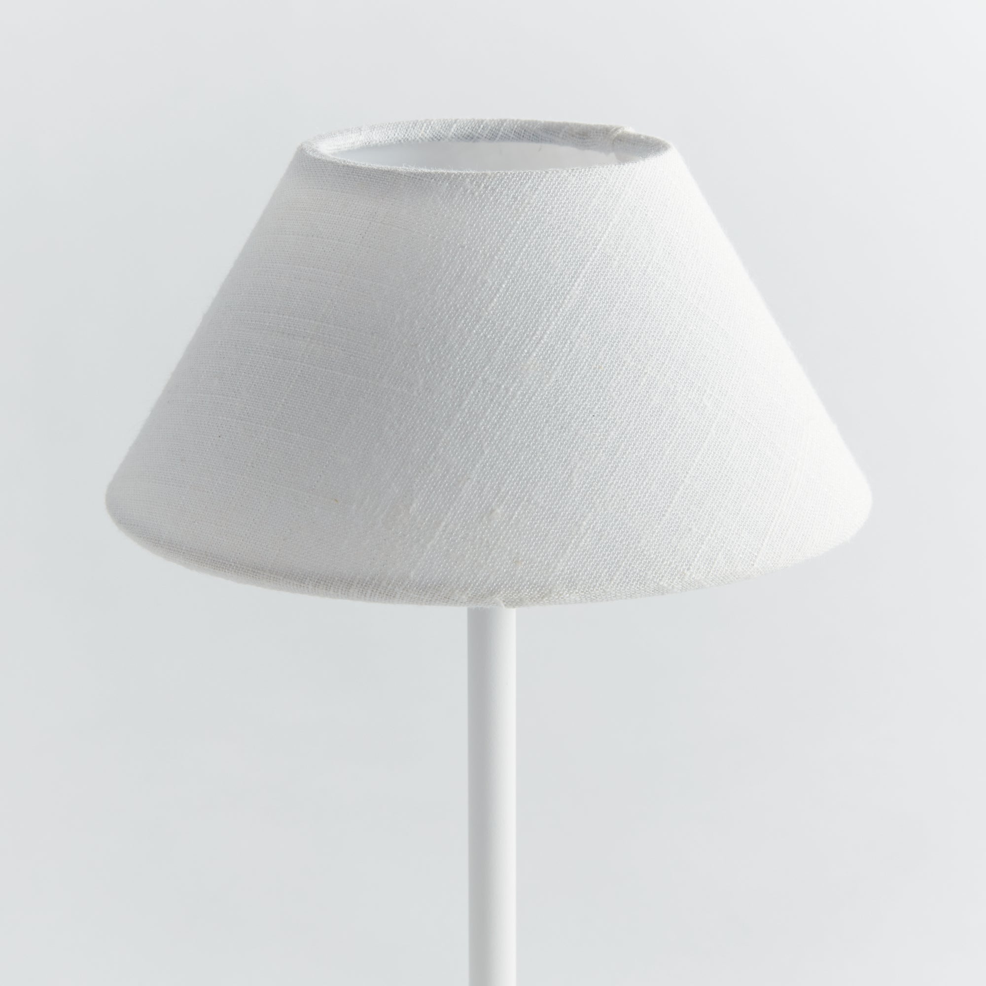 Levi Cordless Led Lamp (White Base)