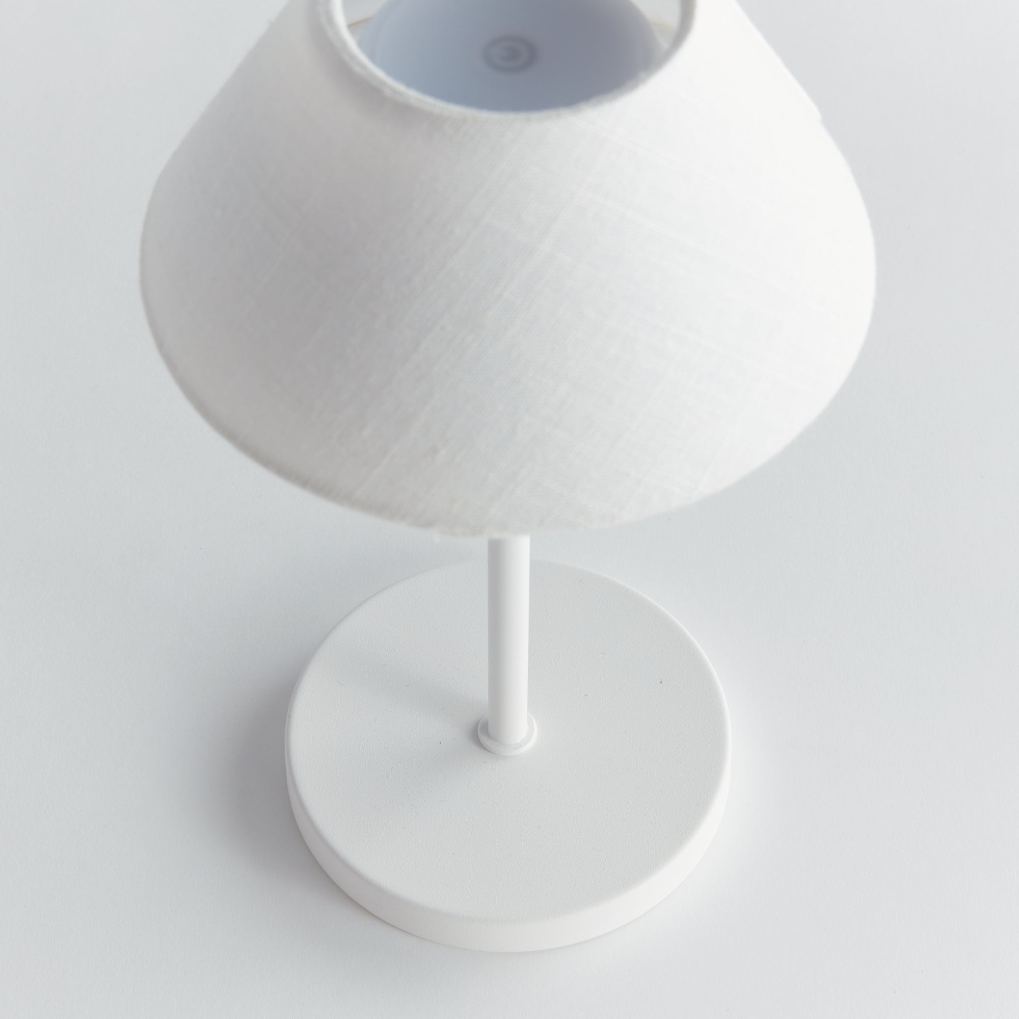 Levi Cordless Led Lamp (White Base)