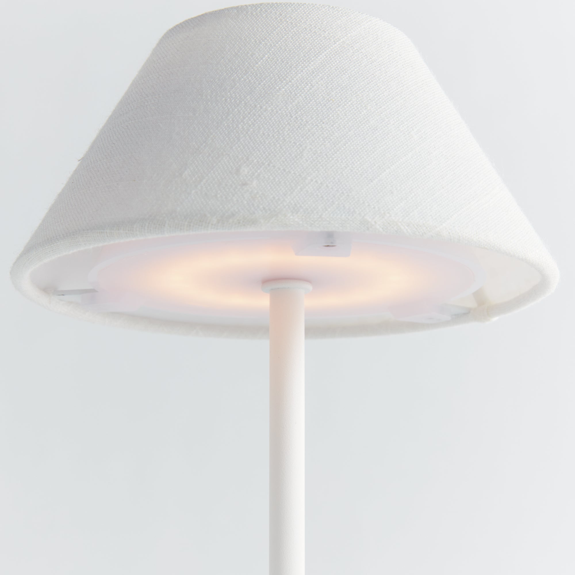 Levi Cordless Led Lamp (White Base)
