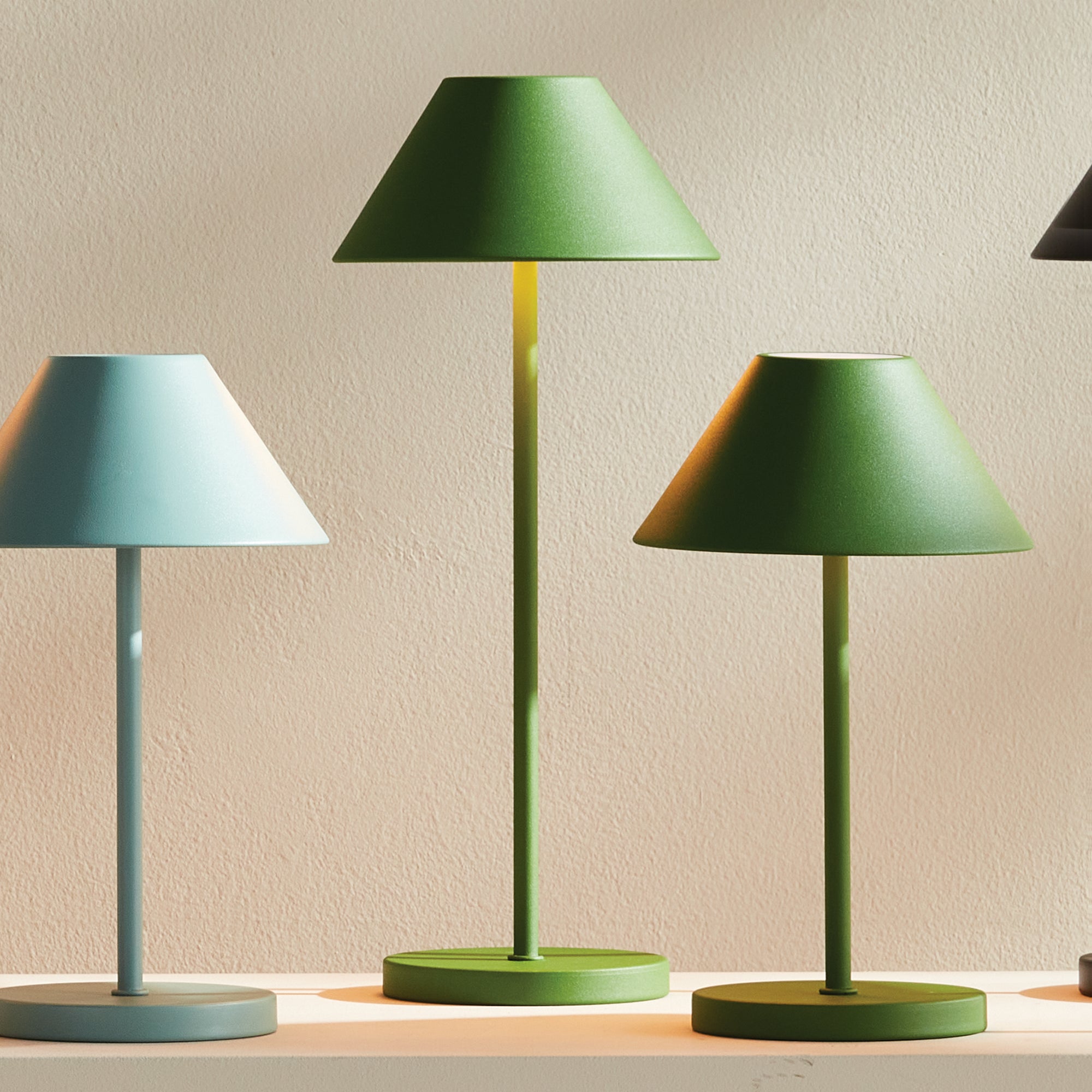 Levi Cordless Lamp Metal Shade