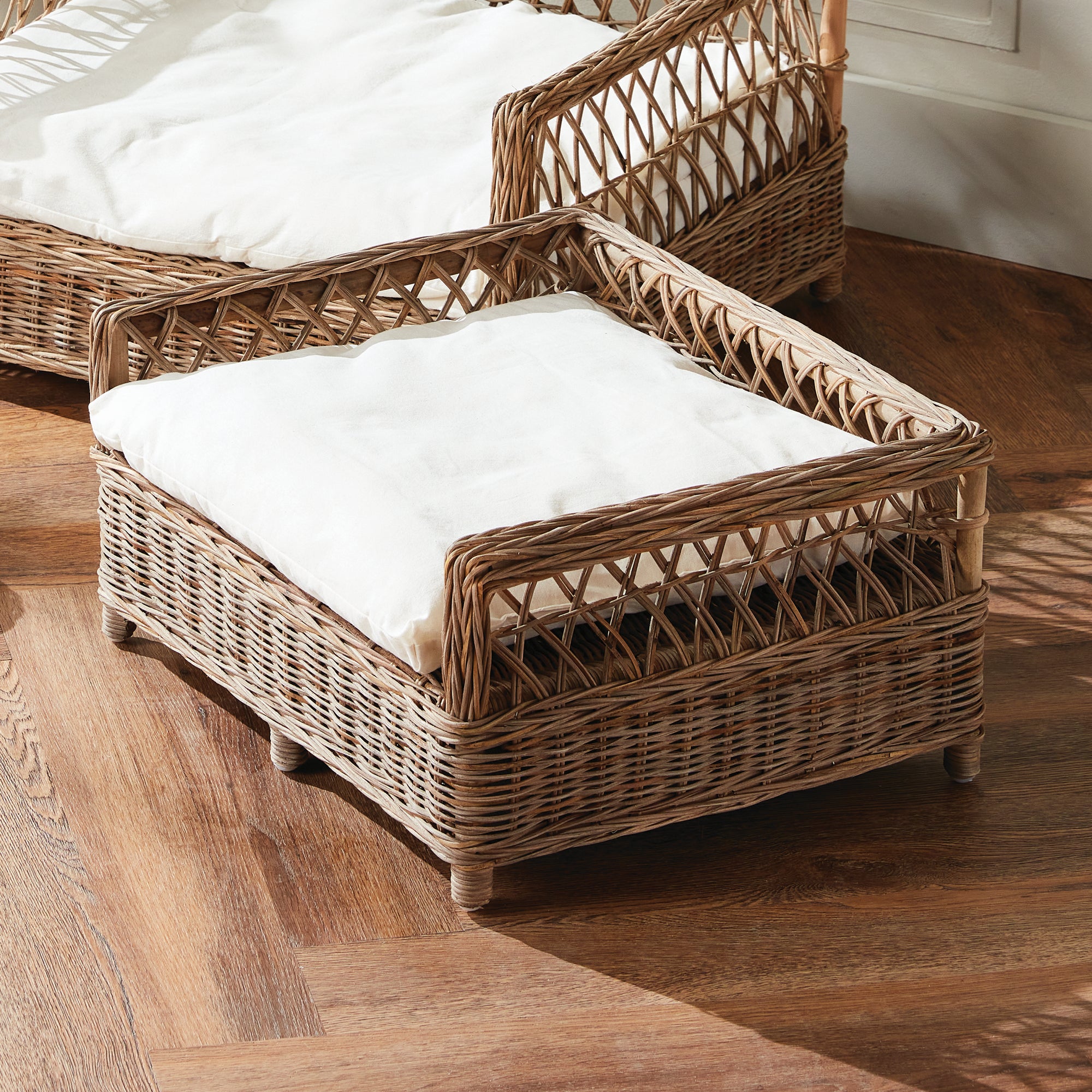 Avery Pet Bed Small