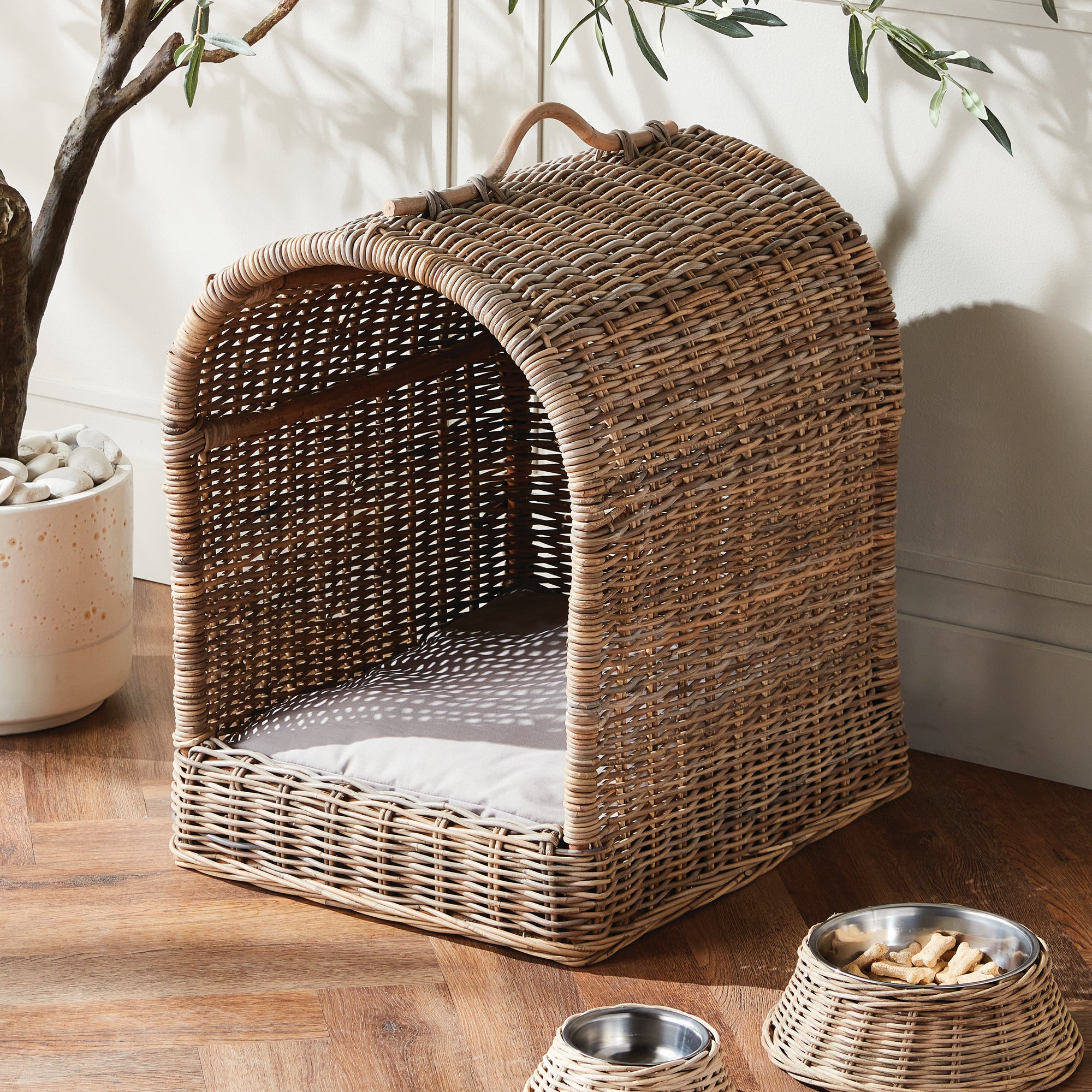 Avery Canopy Pet Bed Large