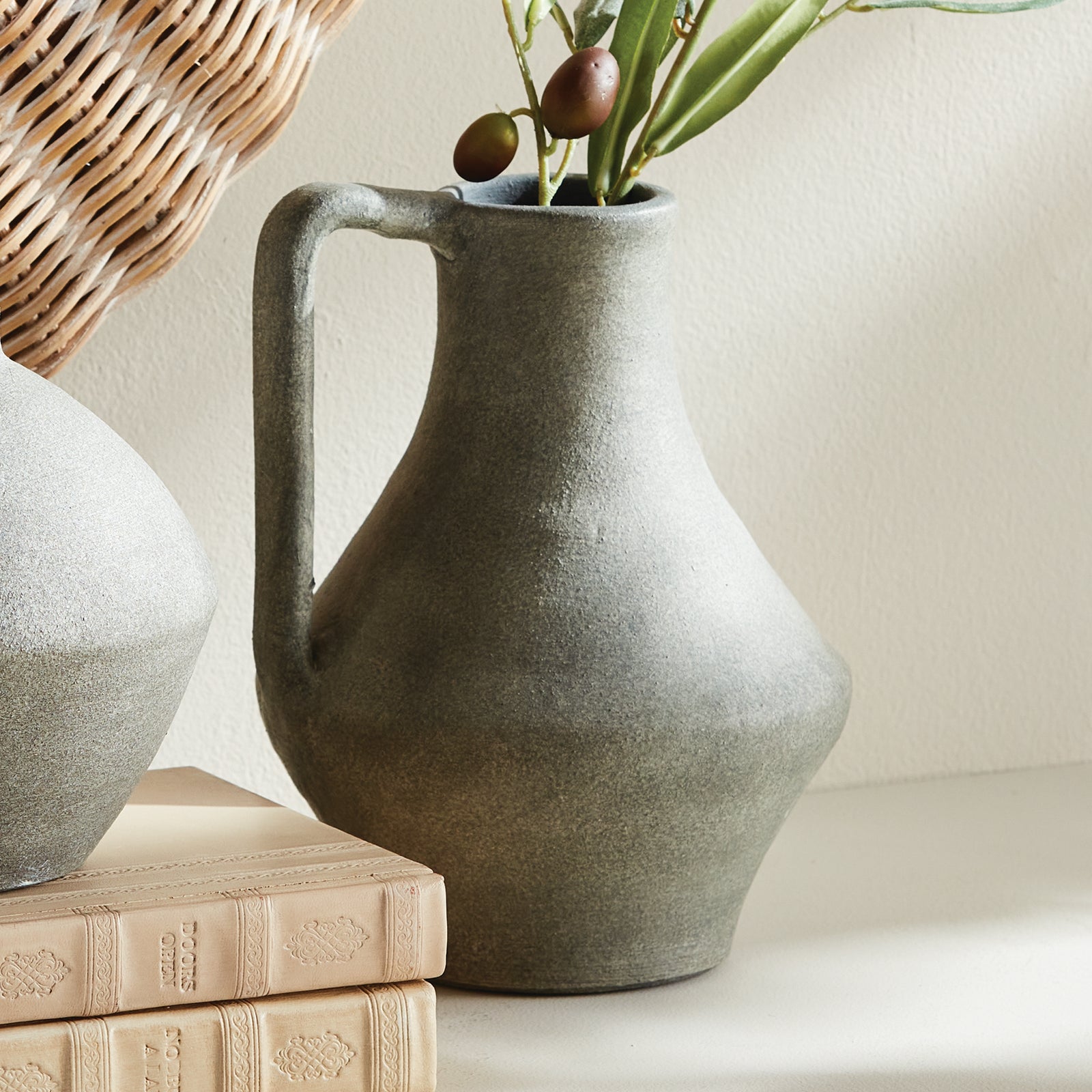 Suri Vase