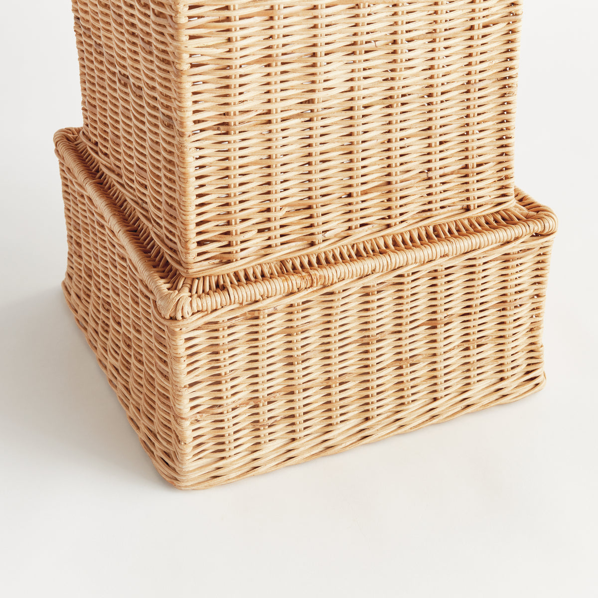 Chuck Rattan Pedestal (Urn sold separately)