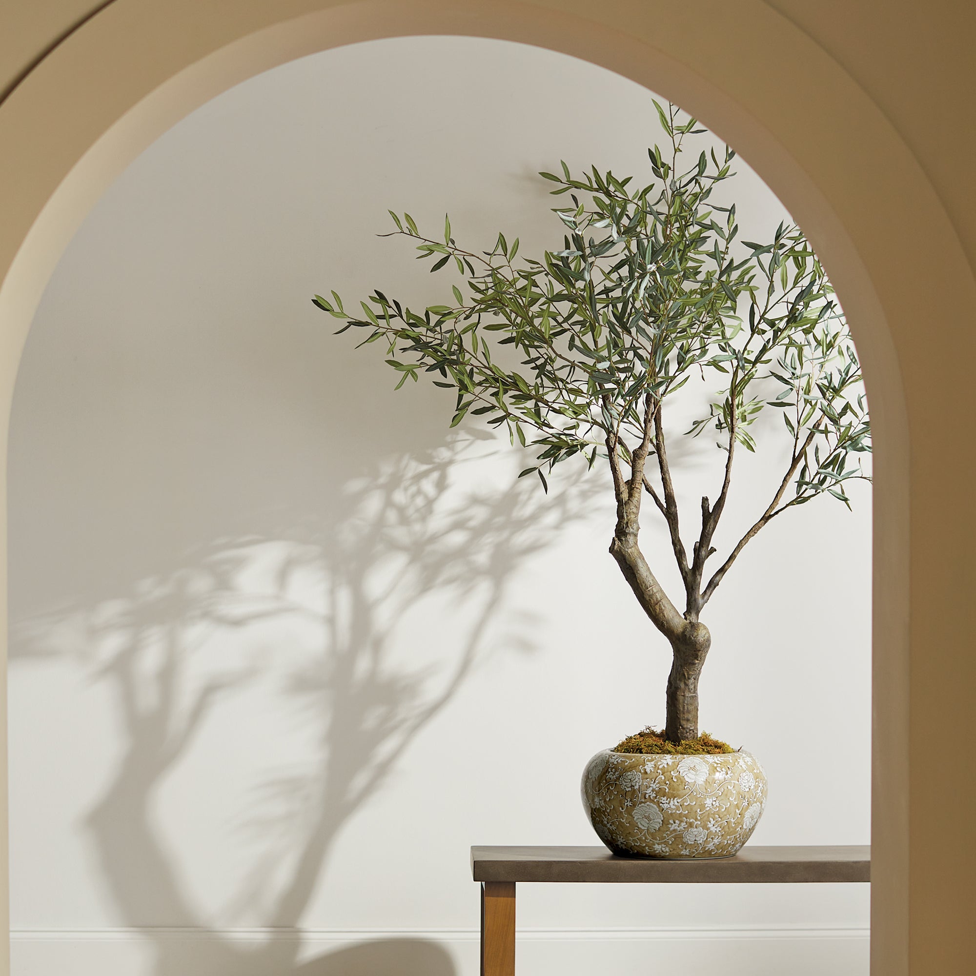 Brannock Lotus Planter