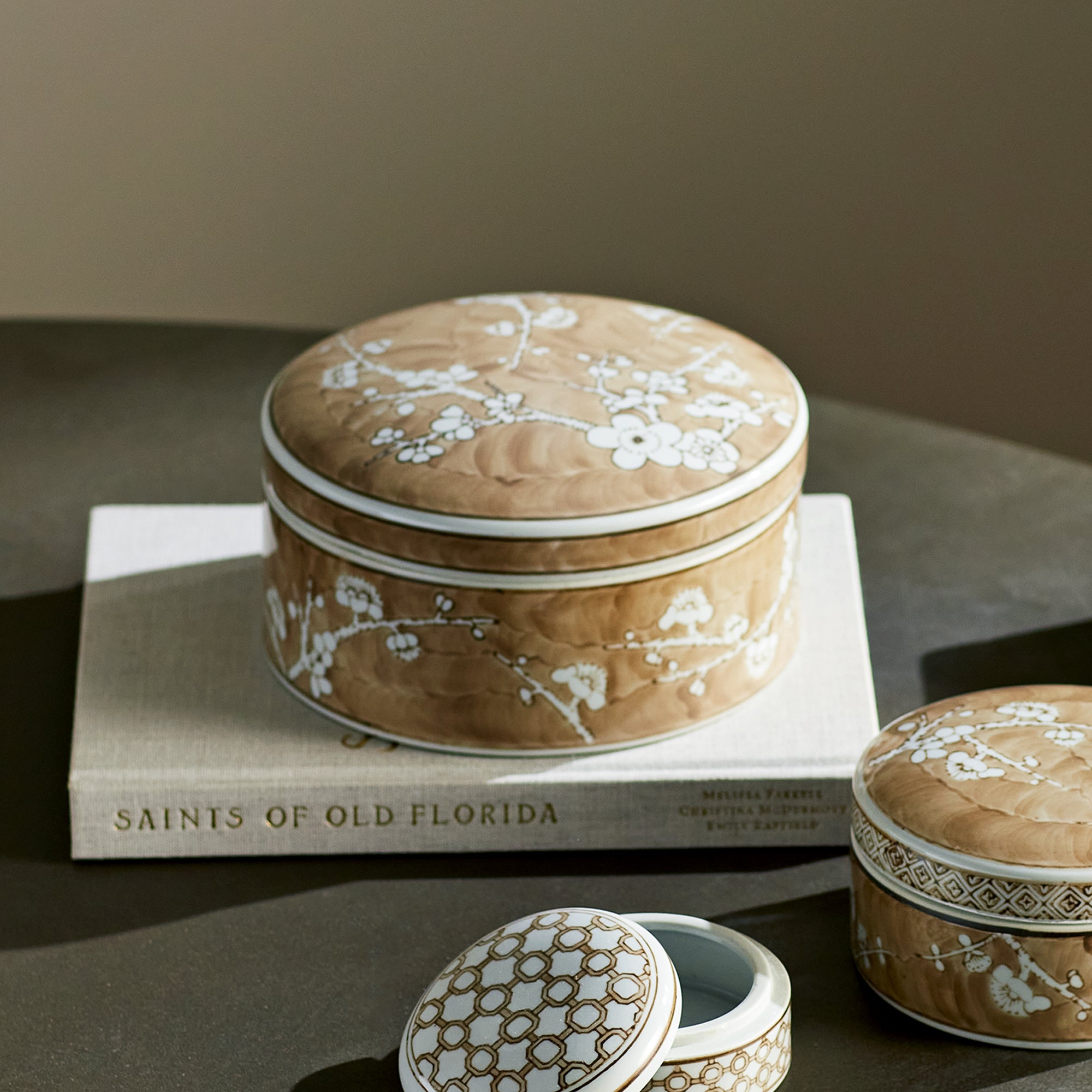 Brannock Empress RD Lidded Cathall Box