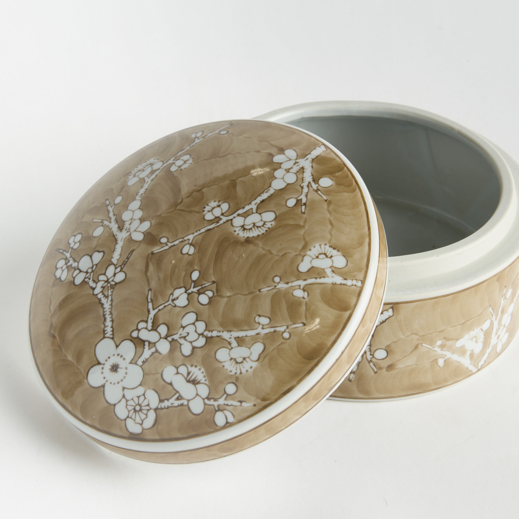 Brannock Empress RD Lidded Cathall Box