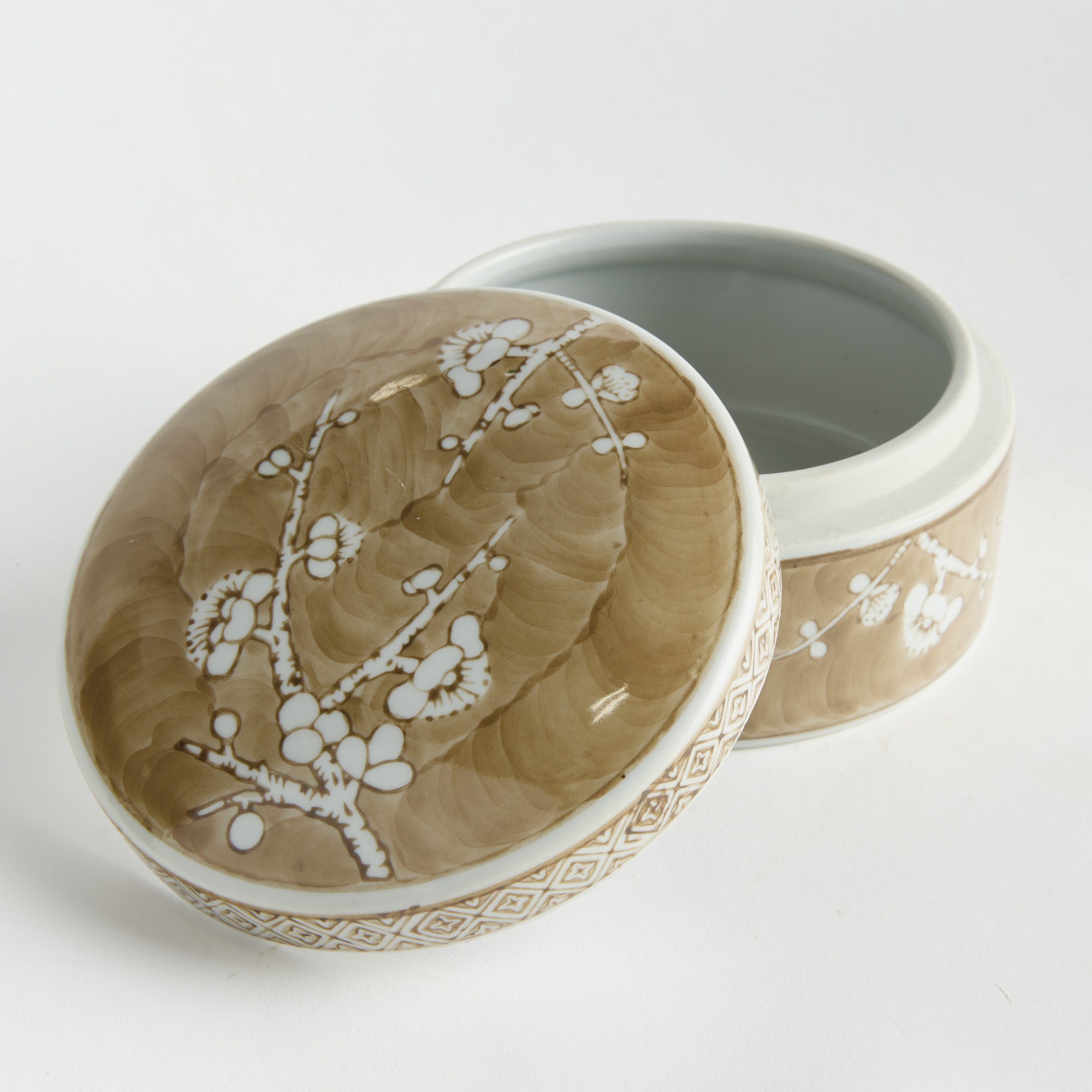 Brannock Empress RD Lidded Cathall Box