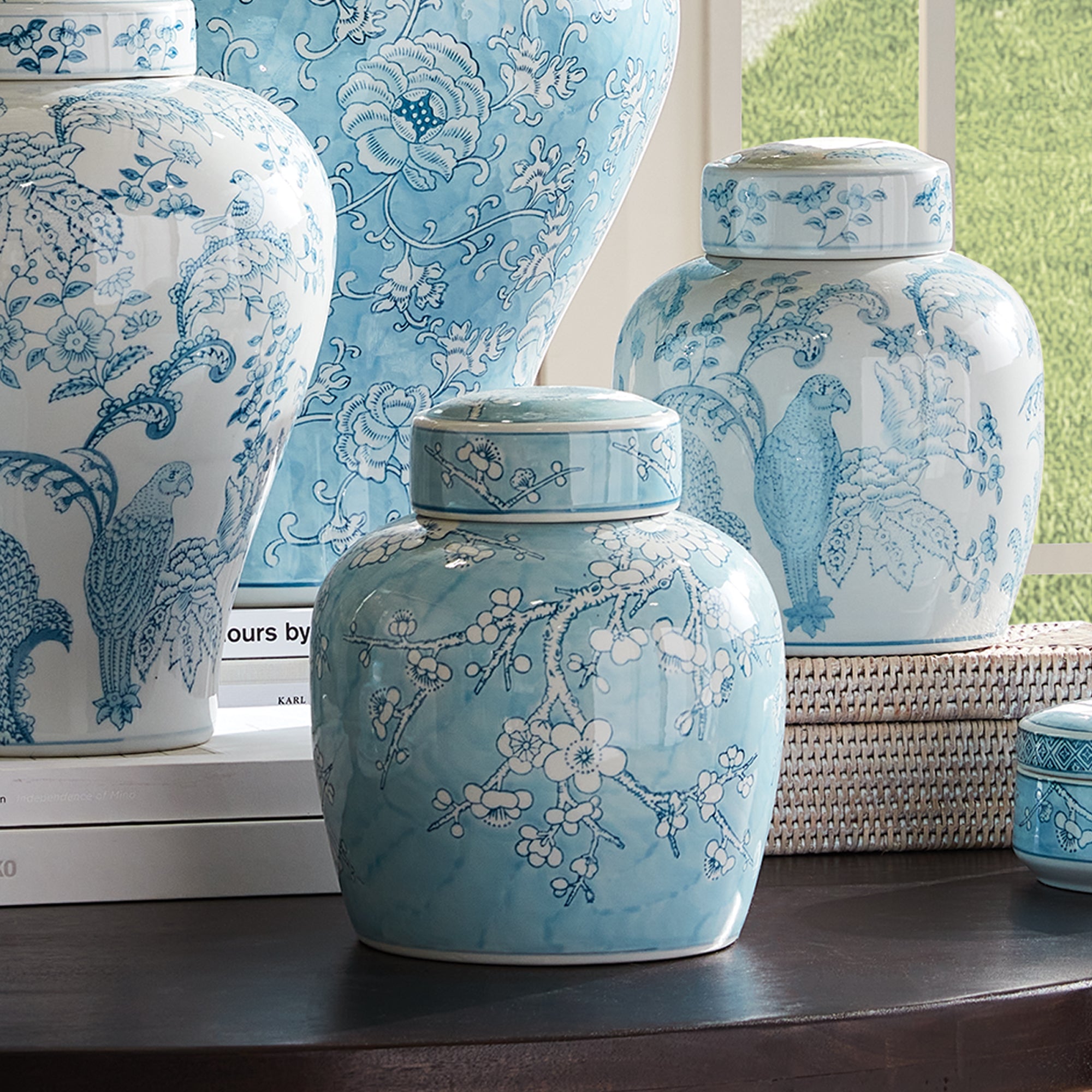 Móno Empress Lidded Jar