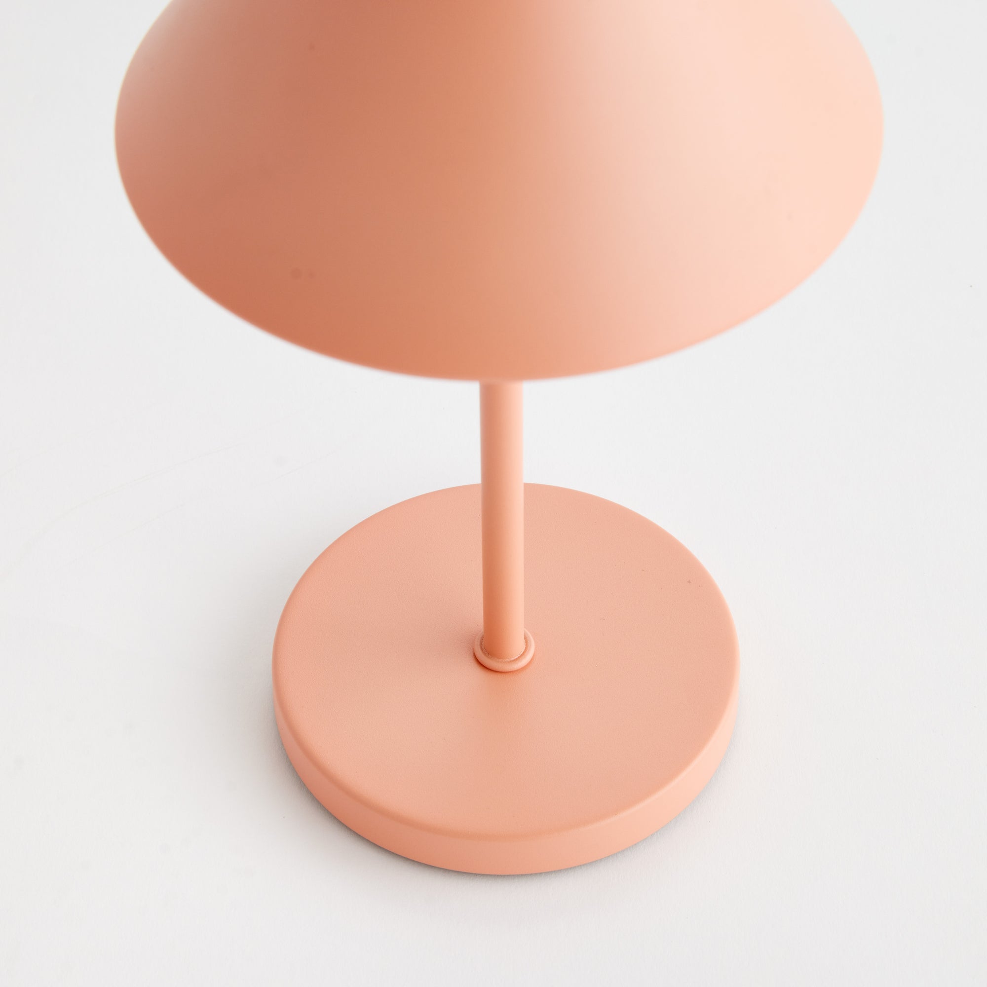 Levi Cordless Led Lamp 10"