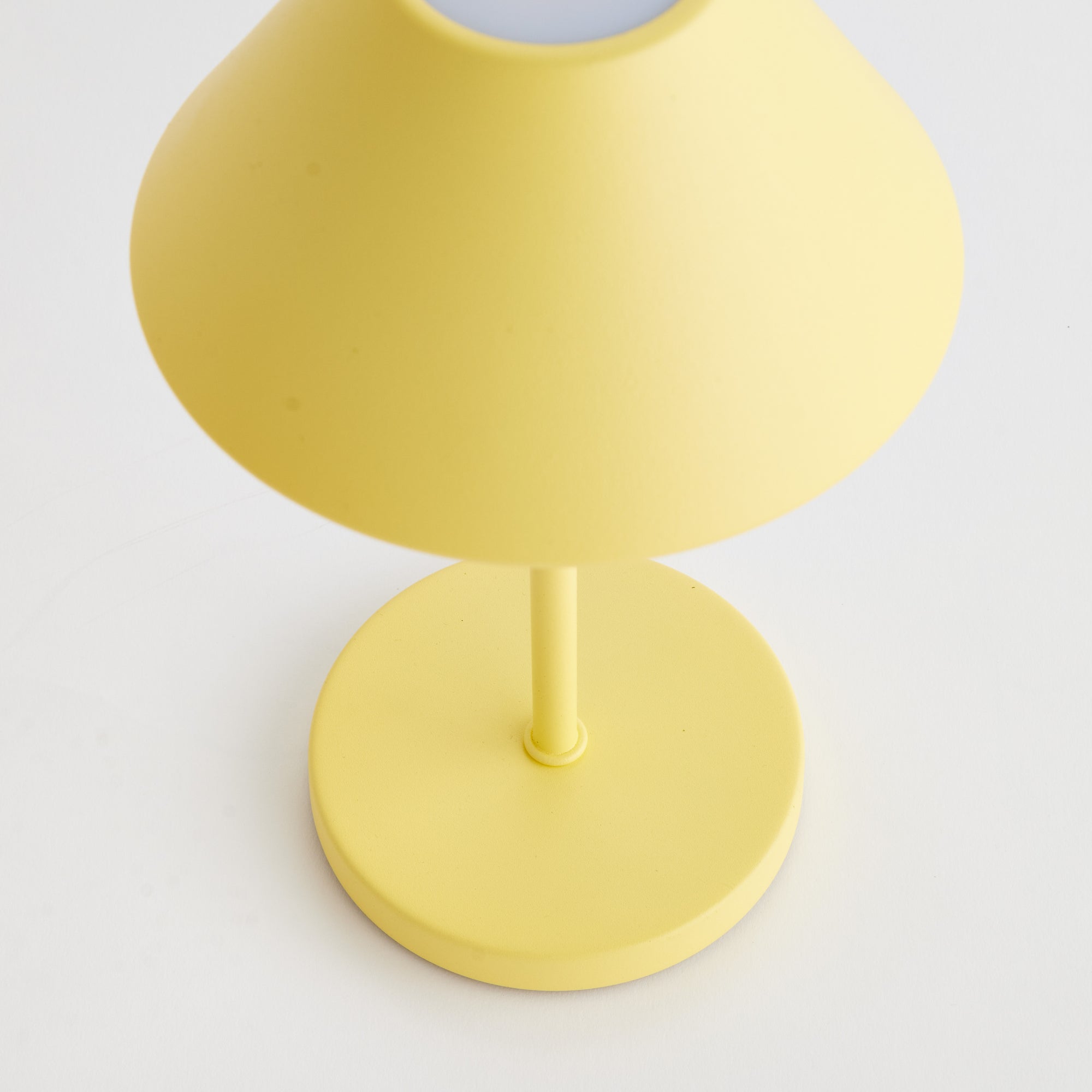 Levi Cordless Led Lamp 10"