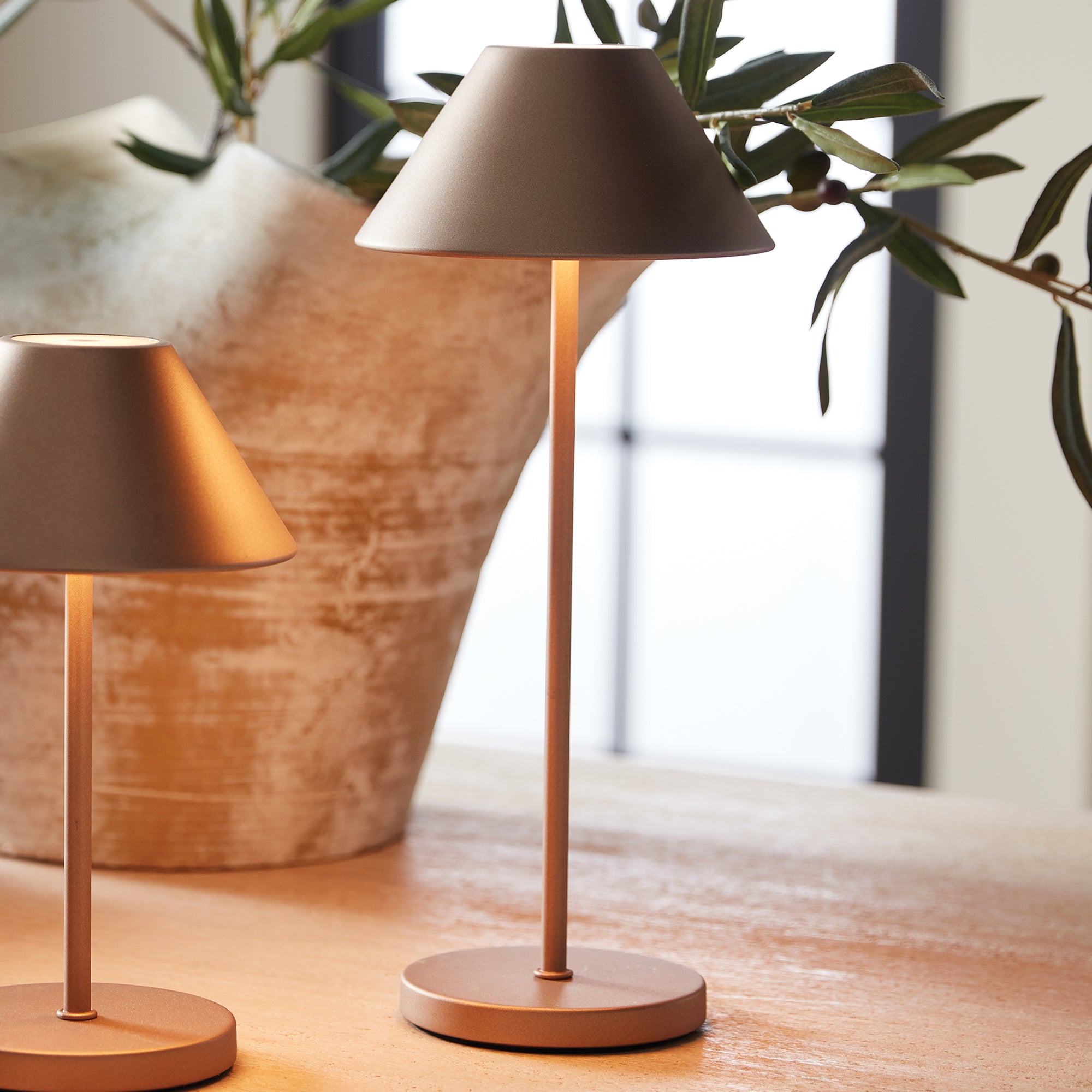 Levi Cordless Led Lamp 14"