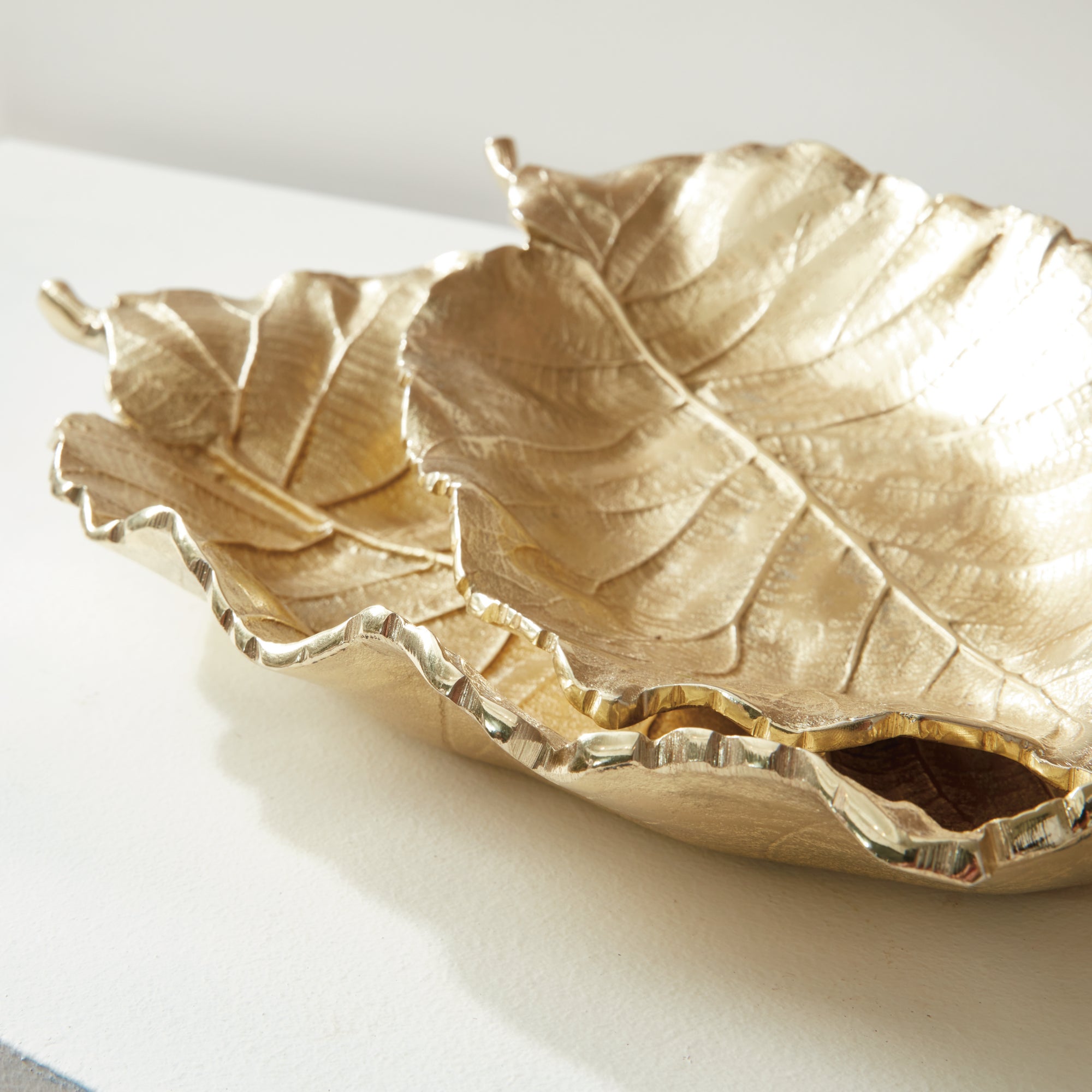 Alera Grand Leaf Tray