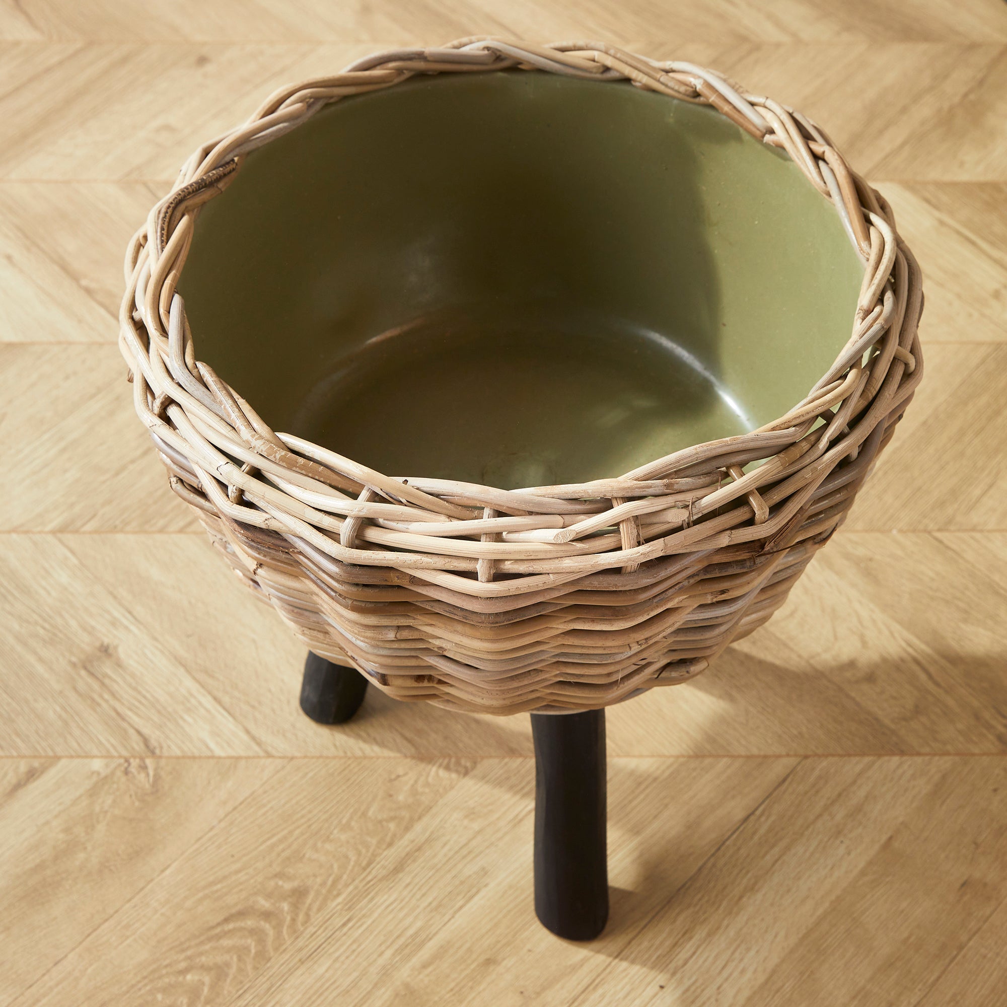 Rattan Twine Dry Basket Plant Riser 17"