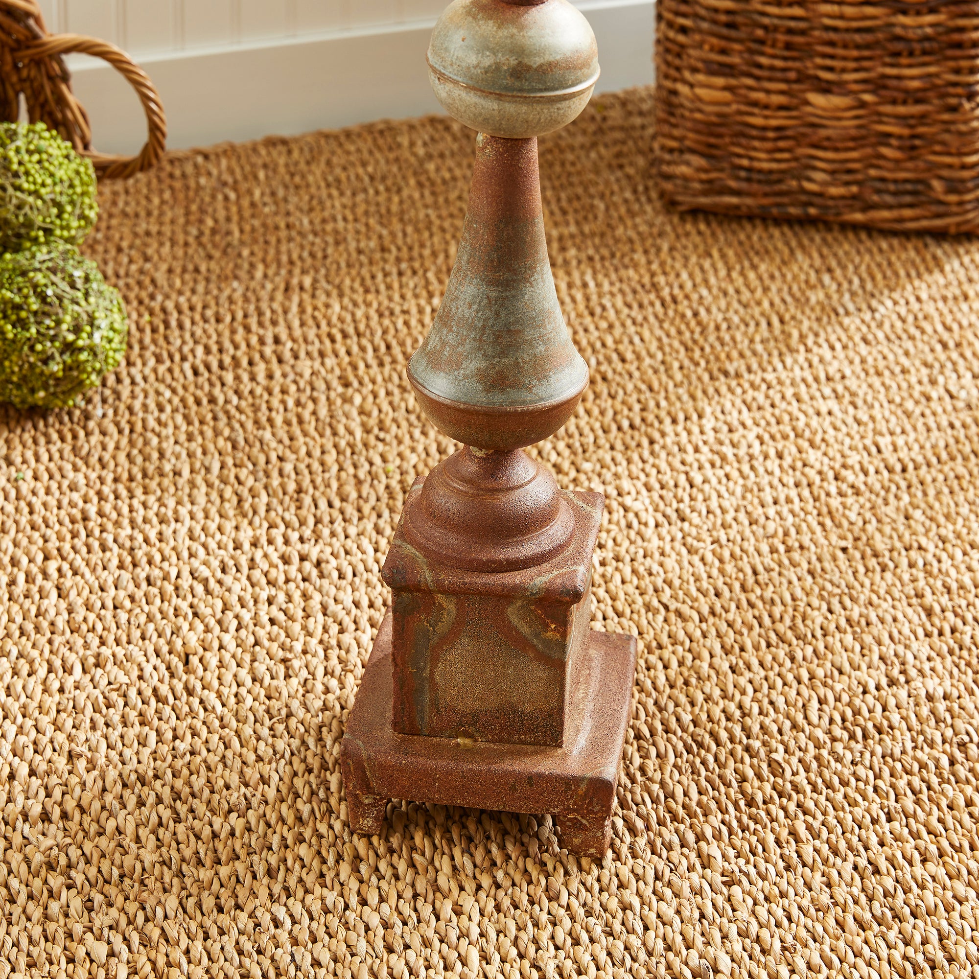 Sia Metal Ornate Finial
