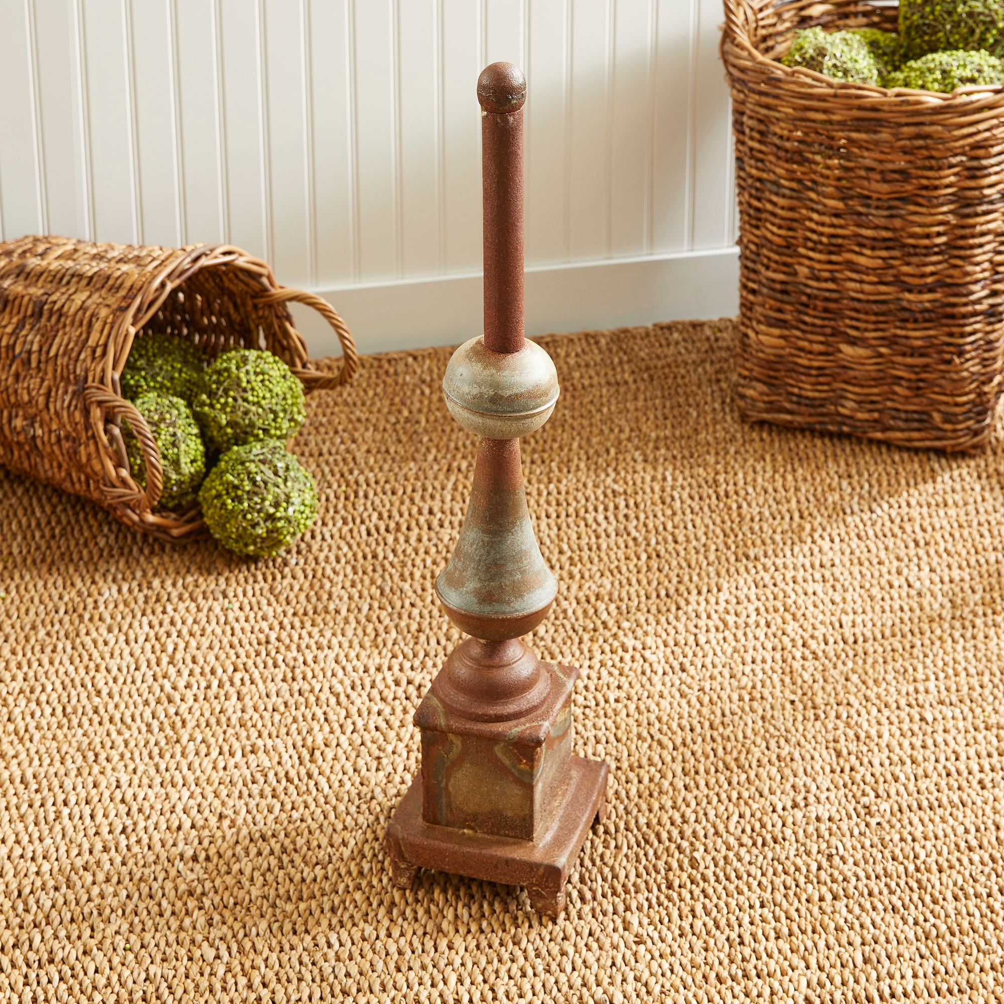 Sia Metal Ornate Finial