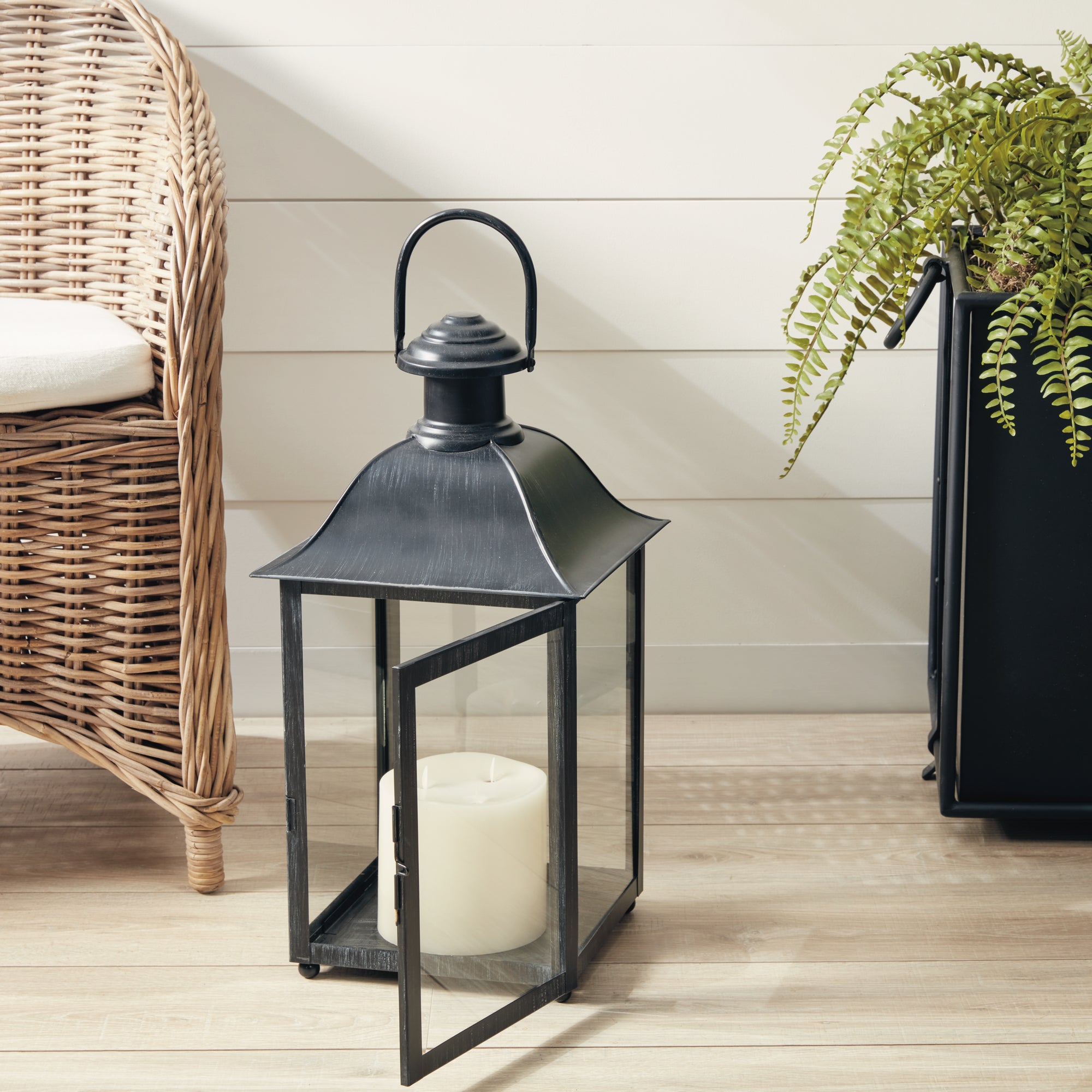 Lennoxen House Outdoor Lantern