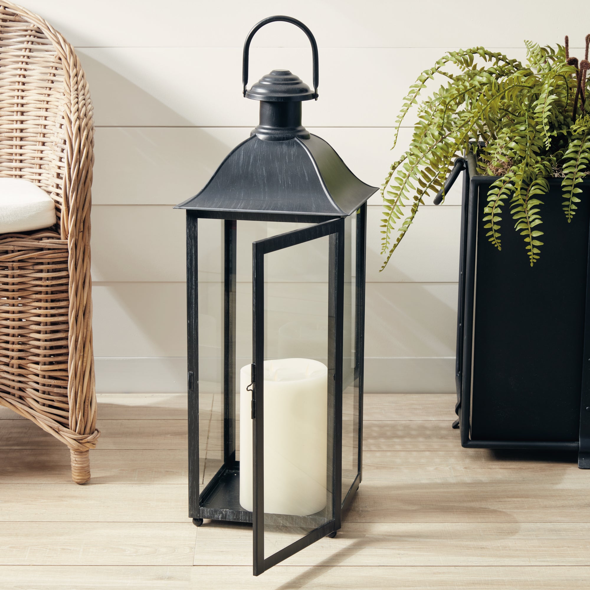 Lennoxen House Outdoor Lantern
