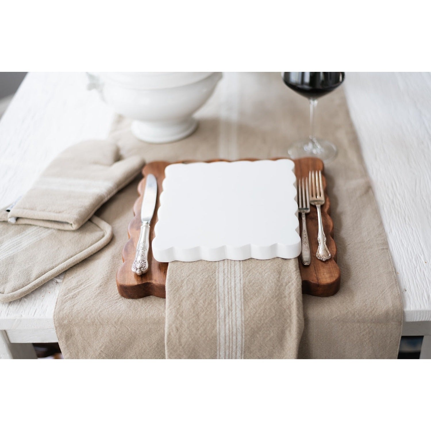 Table Runner, Vintage White Stripe