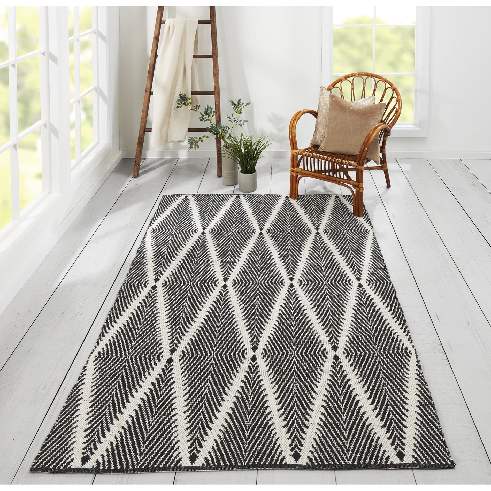 Erin Gates by Momeni River Beacon Black Hand Woven Indoor Outdoor Area Rug