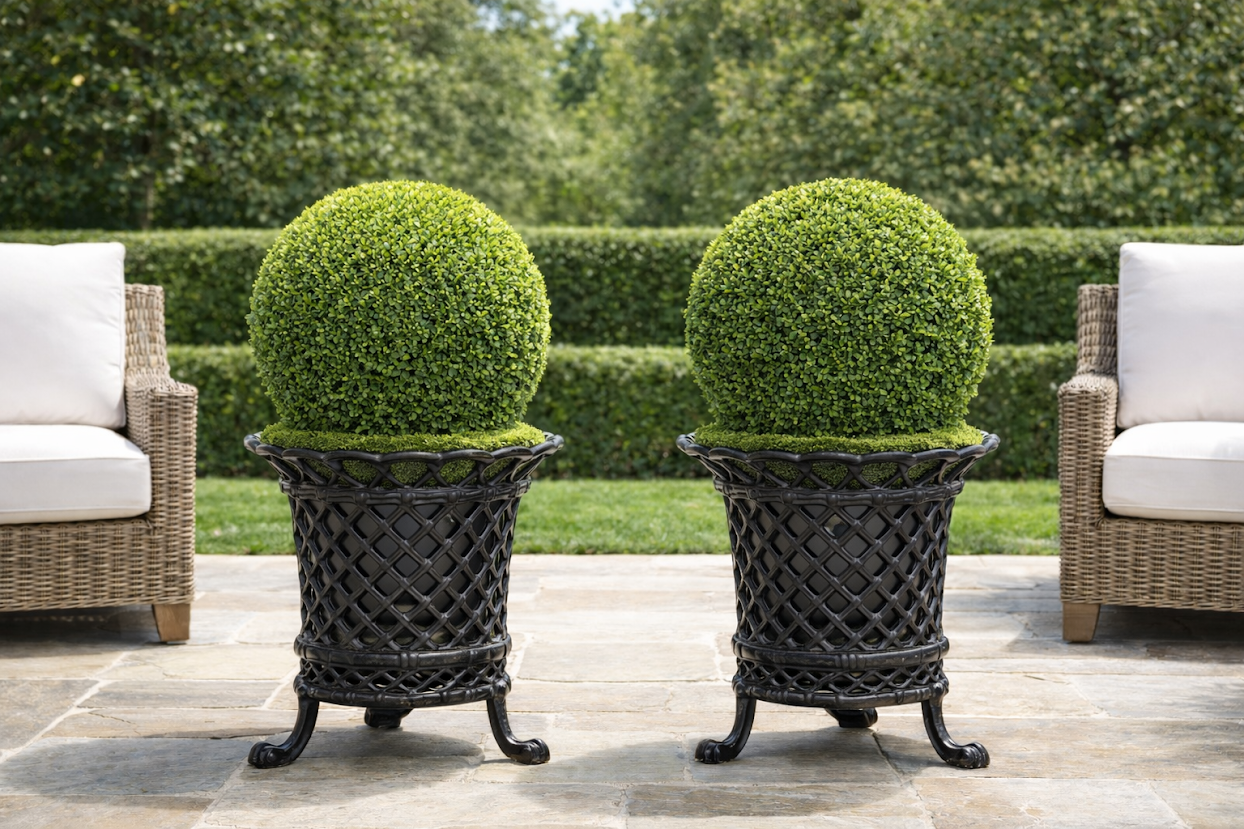 Black Lattice Footed Floor Planter