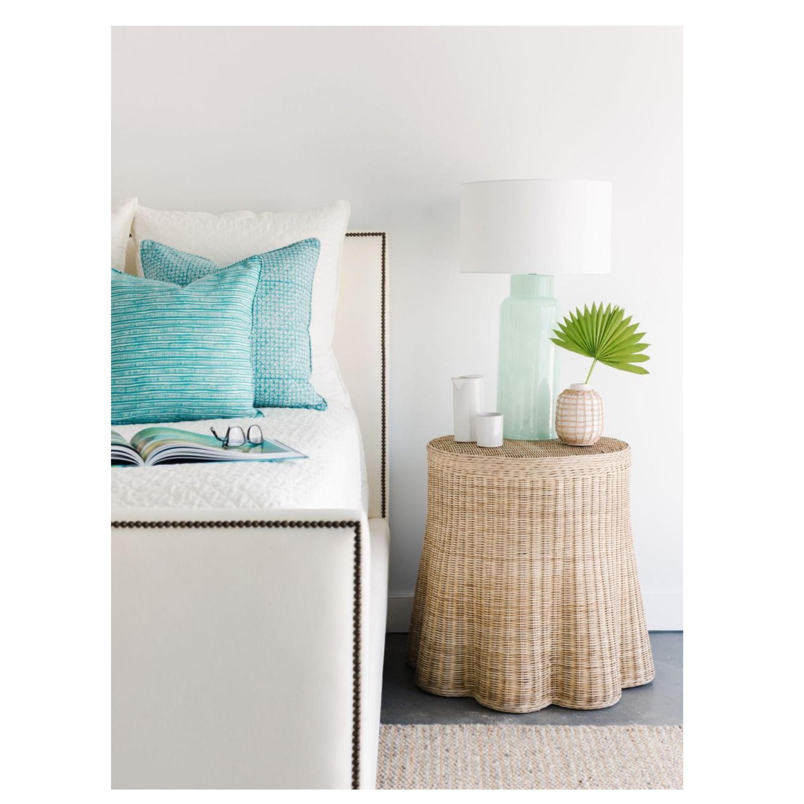 Scallop Round Side Table