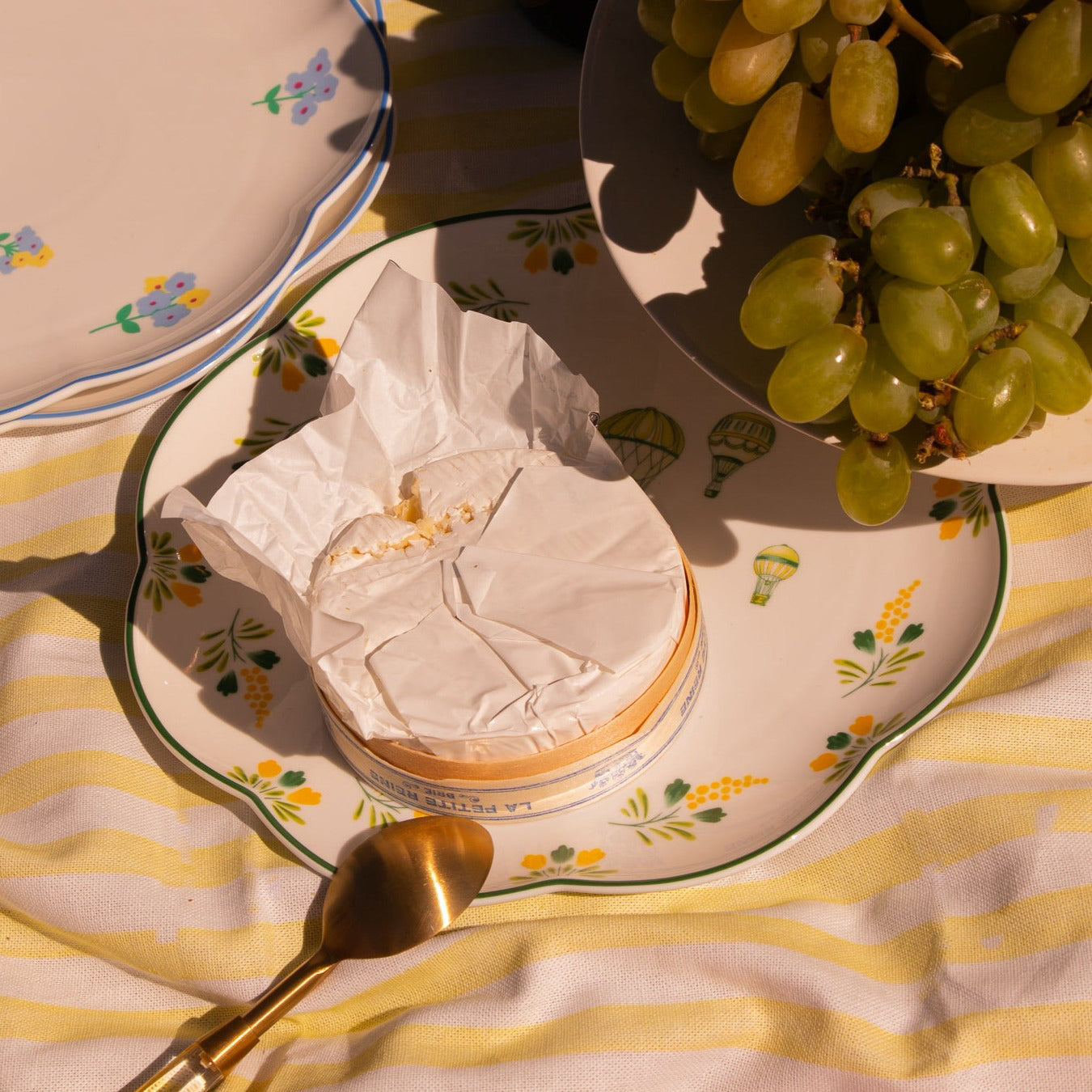 Valensole Lavender Scalloped Dinner Plate - Set of 4 (+1 Bonus Plate)