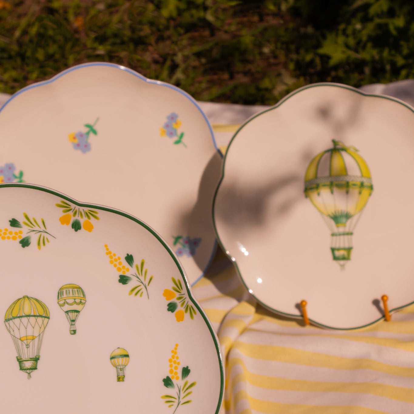 Valensole Lavender Scalloped Dinner Plate - Set of 4 (+1 Bonus Plate)