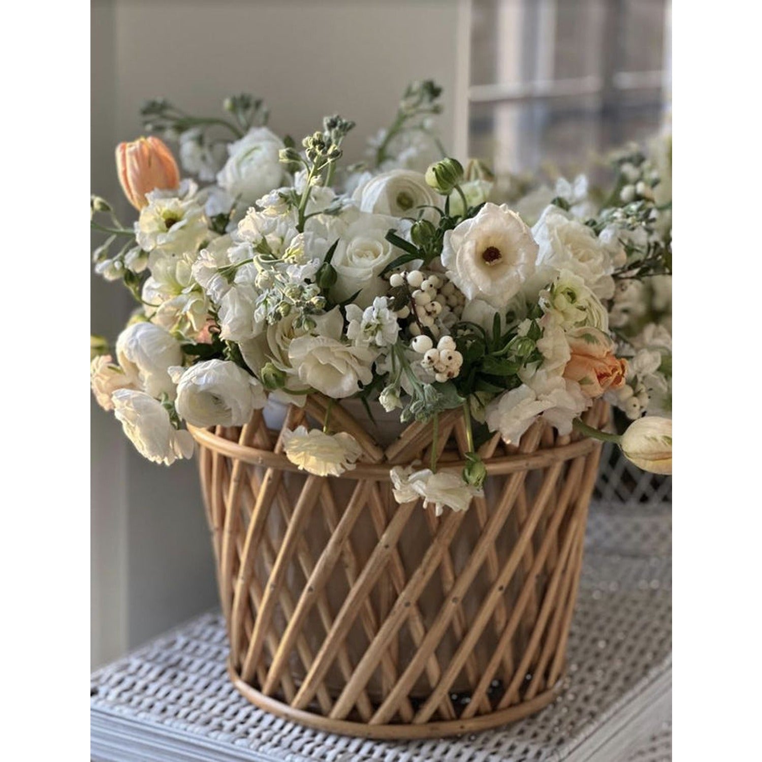 Natural Round Scalloped Lattice Rattan Planter