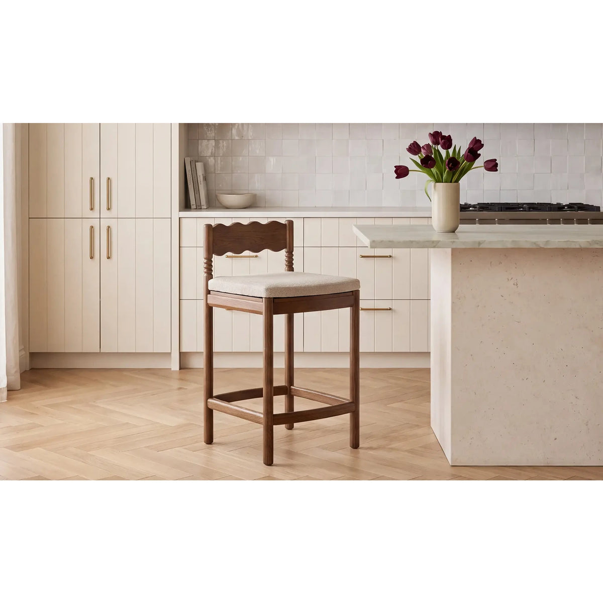 Saia Counter Stool