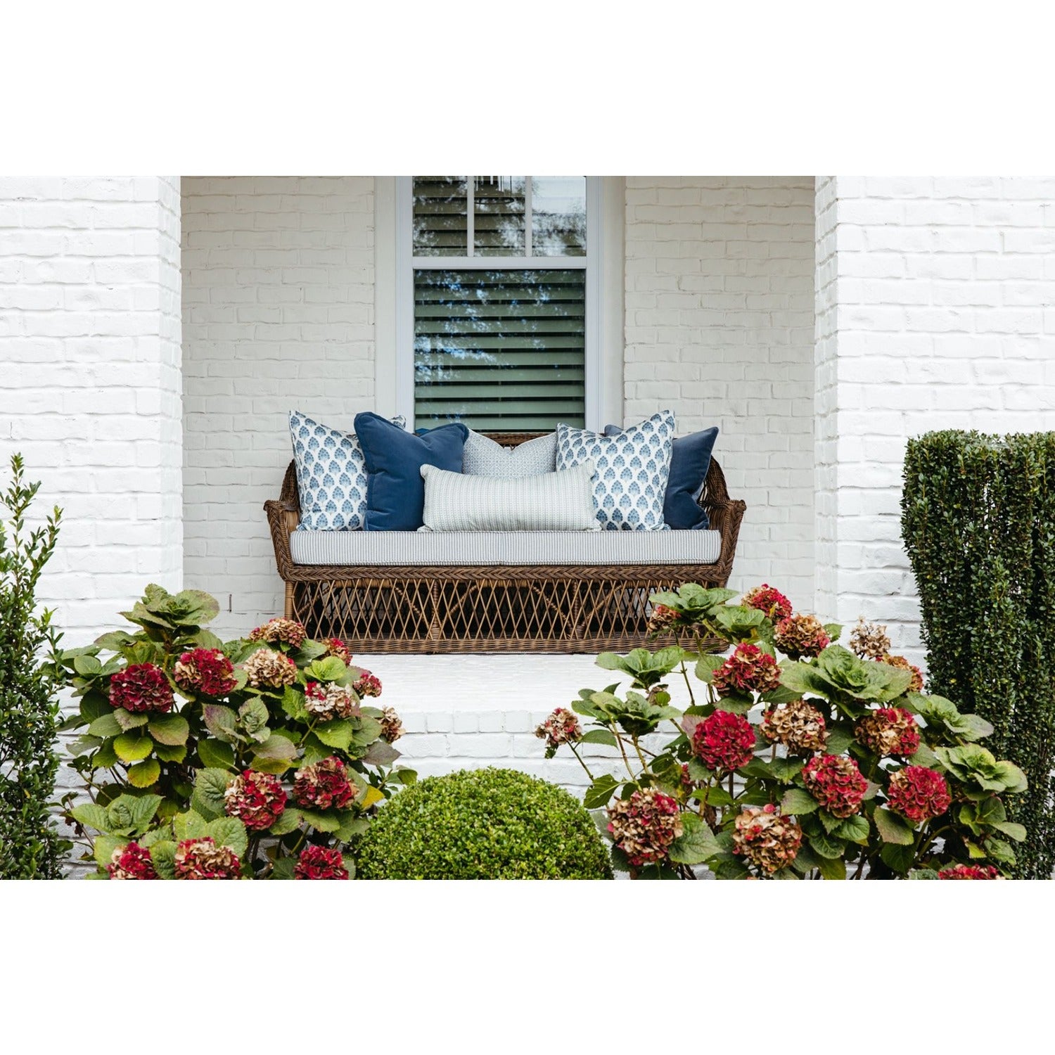 Outdoor Sylvia Sofa