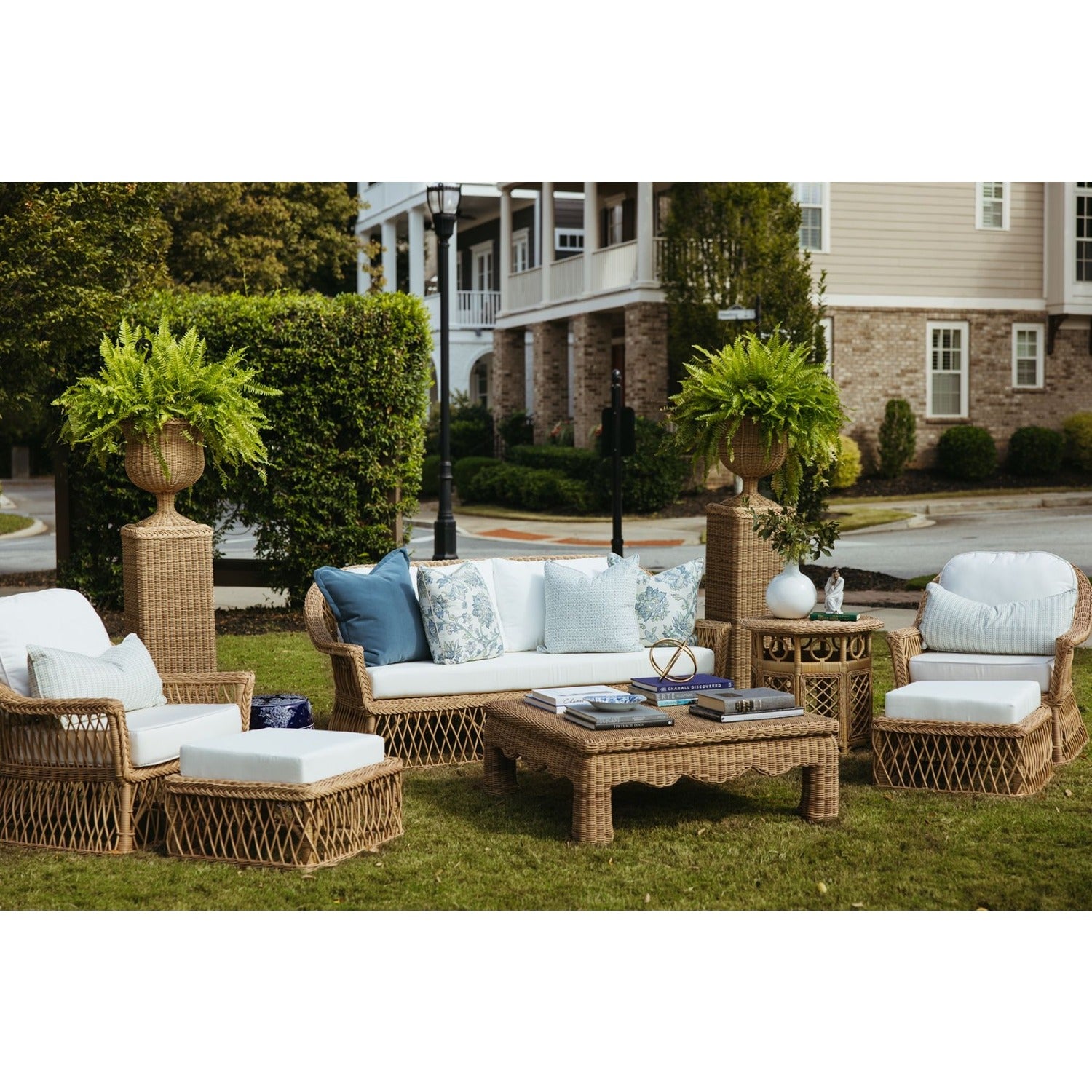 Azurea Outdoor Braid Urn