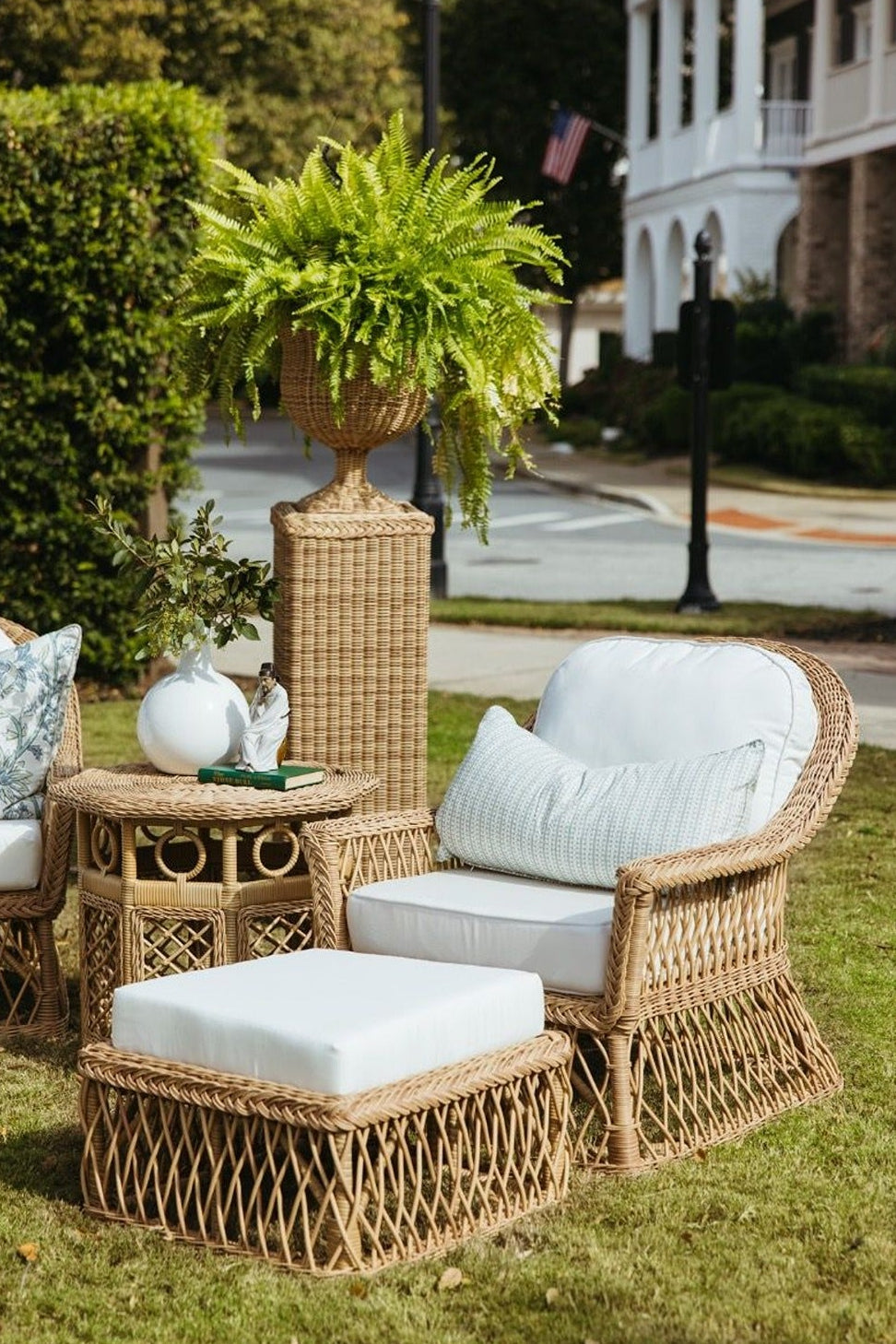 Outdoor Sylvia Ottoman