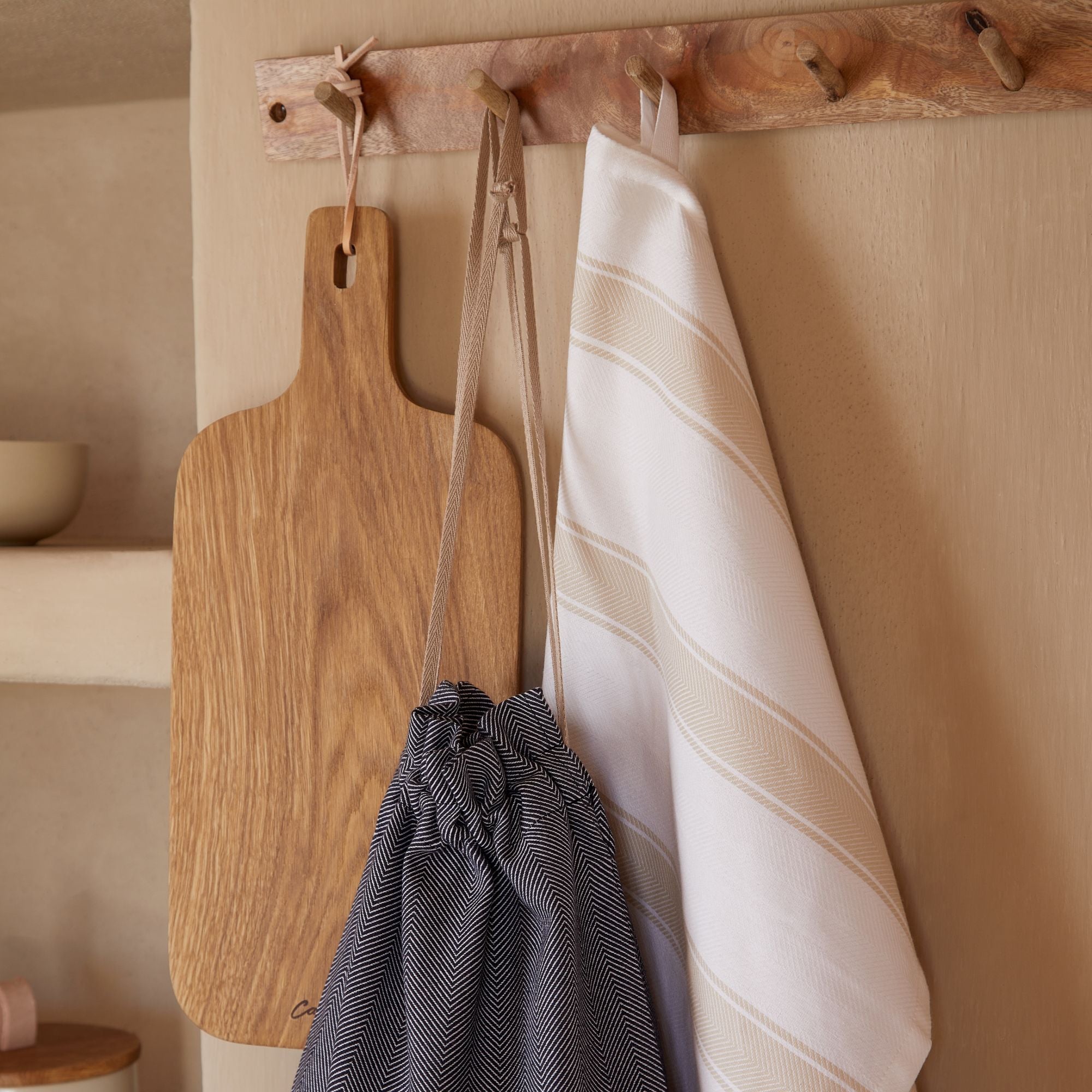 OAK COLLECTION OAK WOOD CUTTING/SERVING BOARD