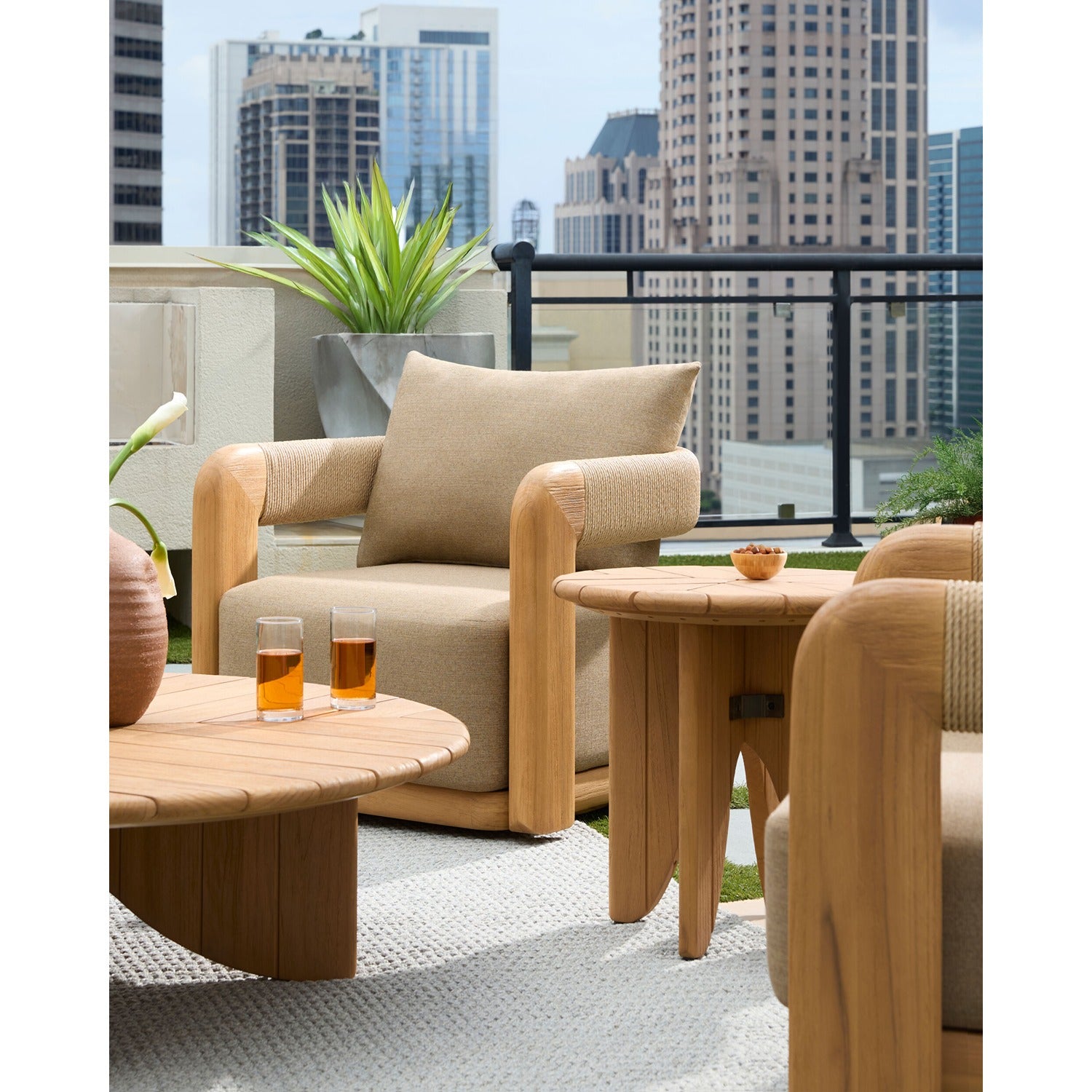 Palma Swivel Chair