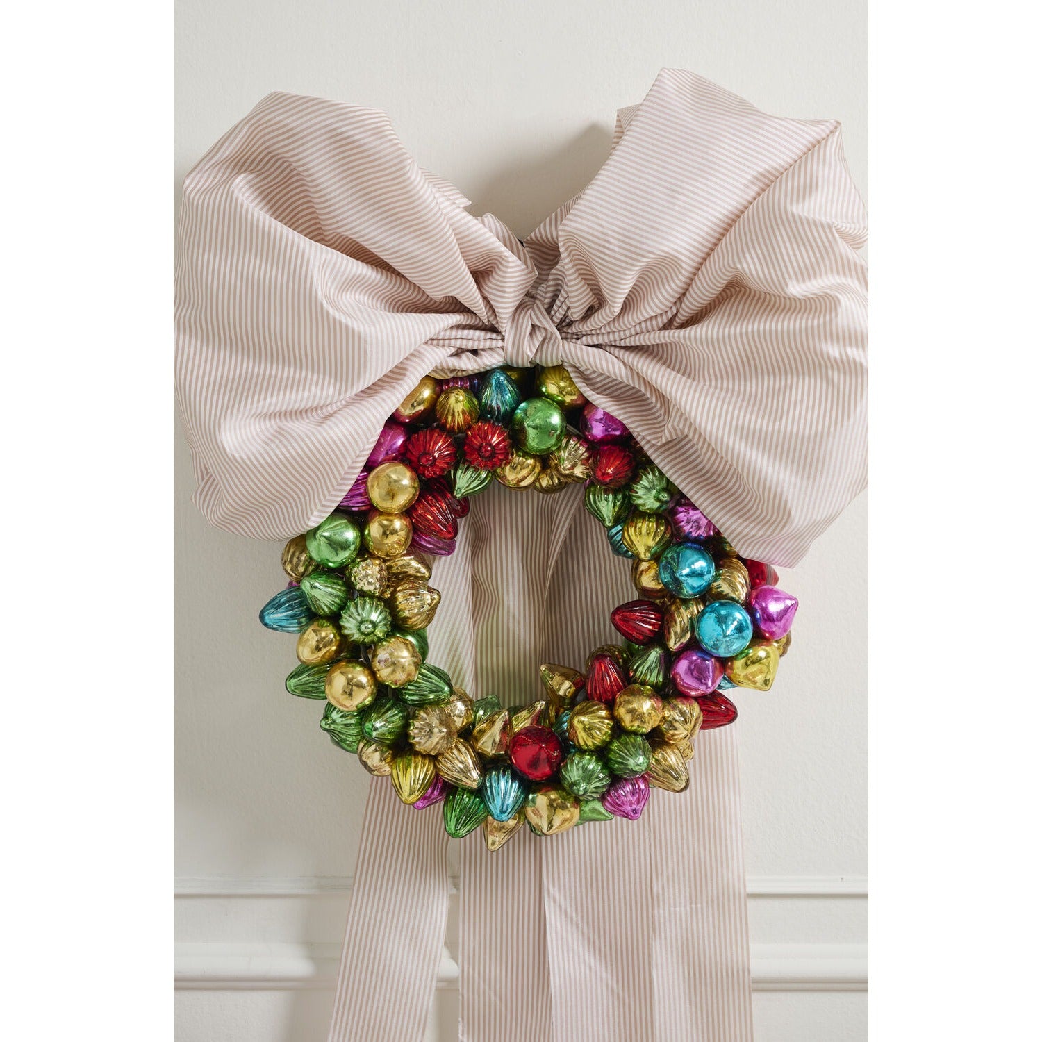 Retro Bauble Wreath